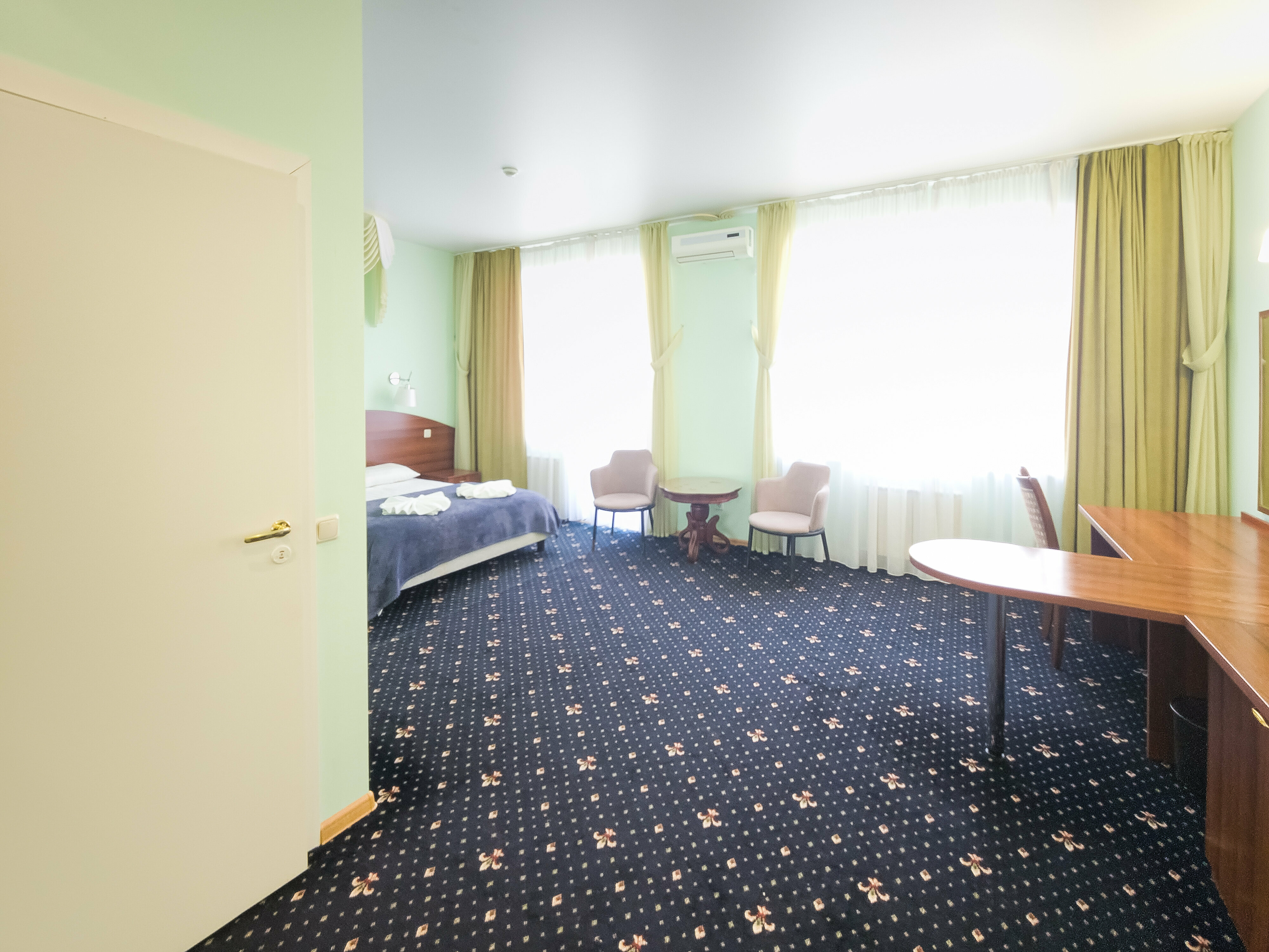 Улучшенный двухместный номер с 1 кроватью