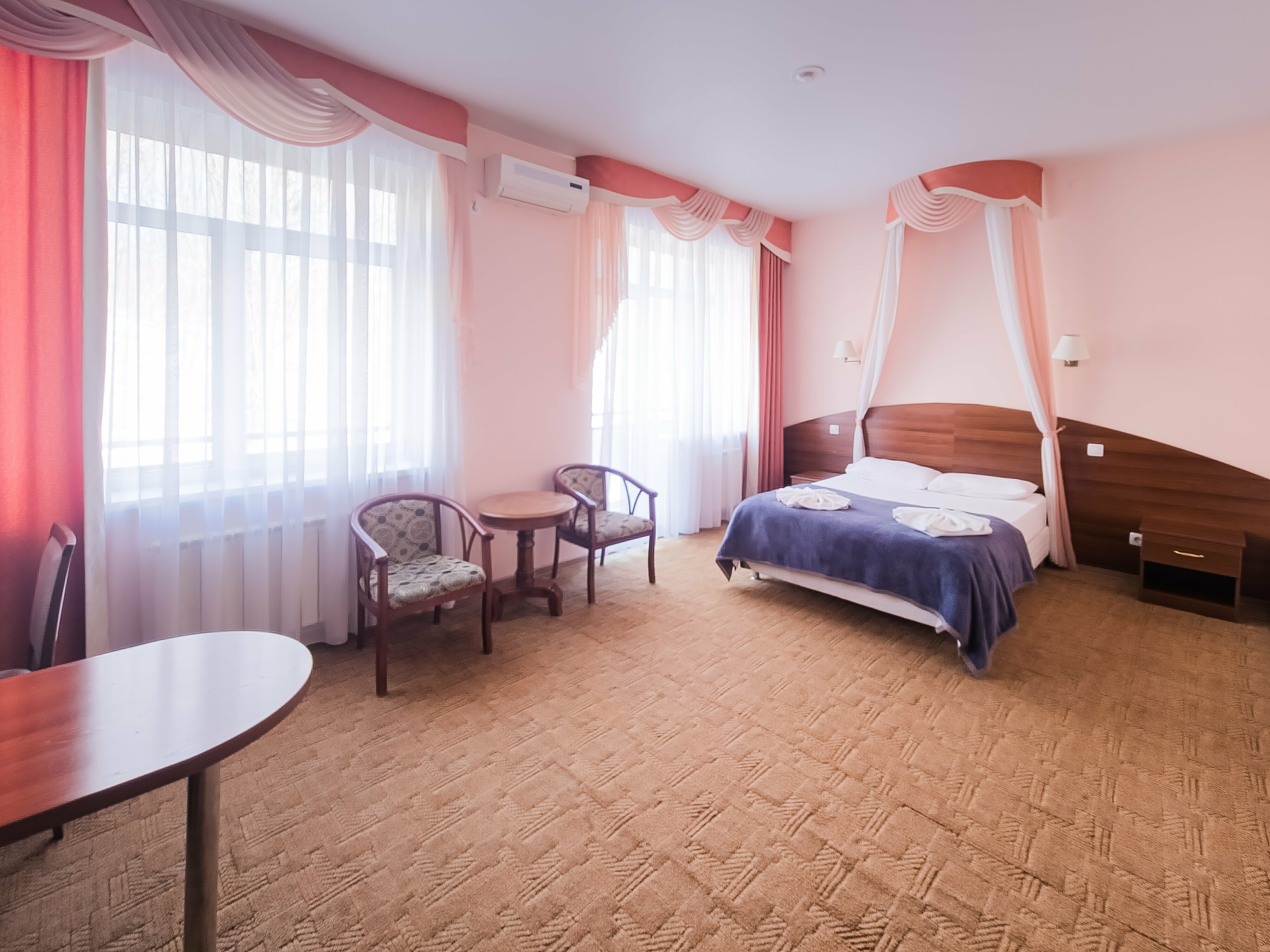 Улучшенный двухместный номер с 1 кроватью