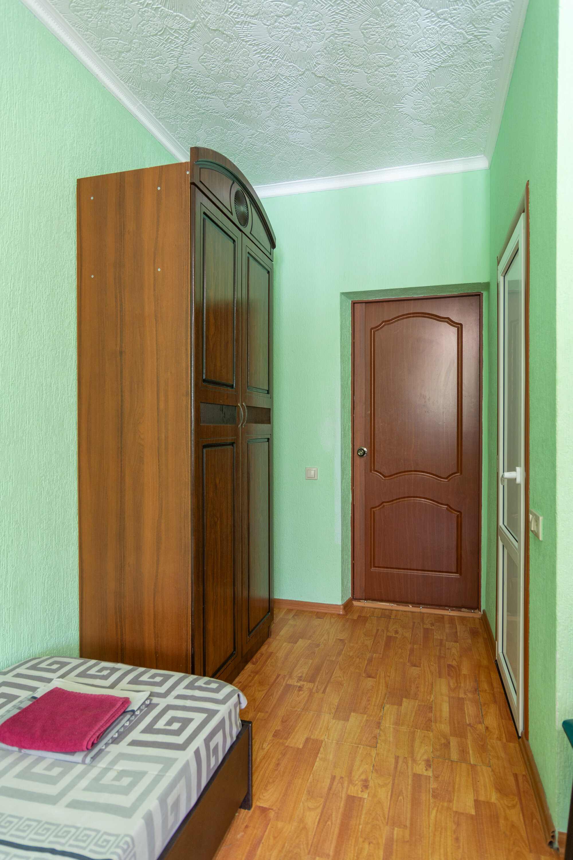 Семейный номер с видом на горы