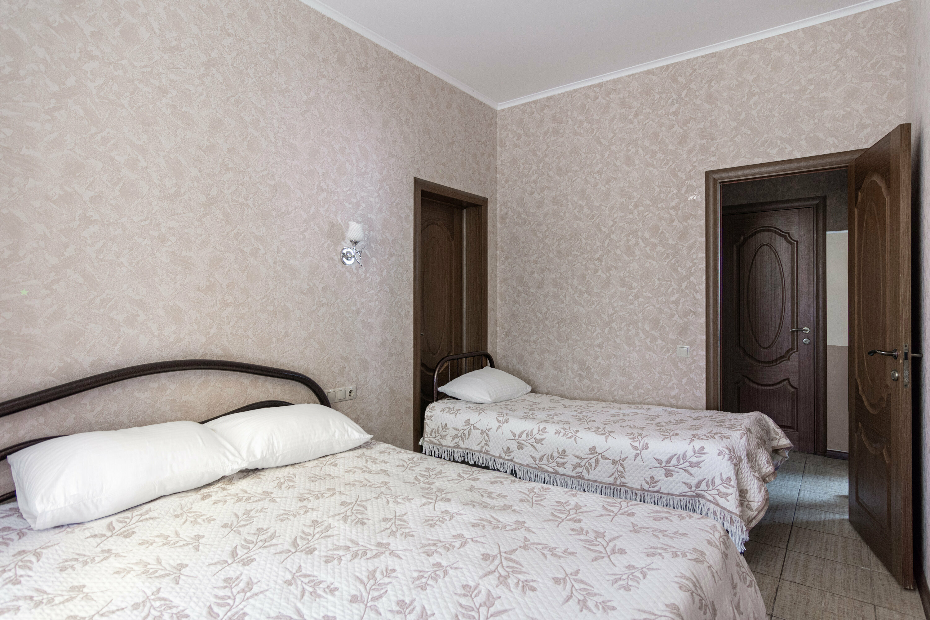 2хкомнатный  3хместный номер эконом