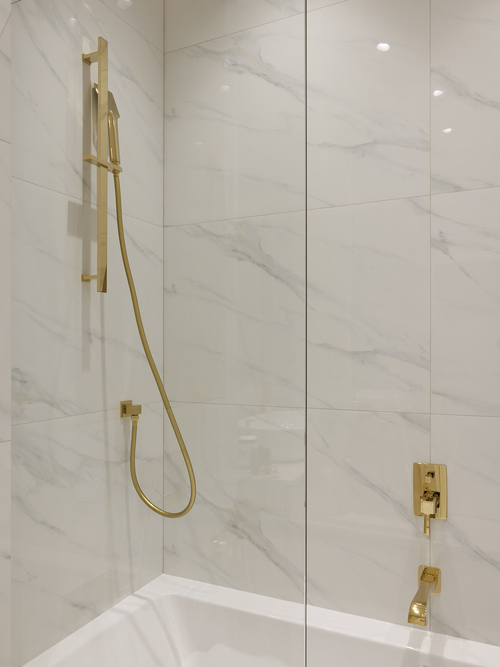 Джуниор Сюит с  видом  на Неву 