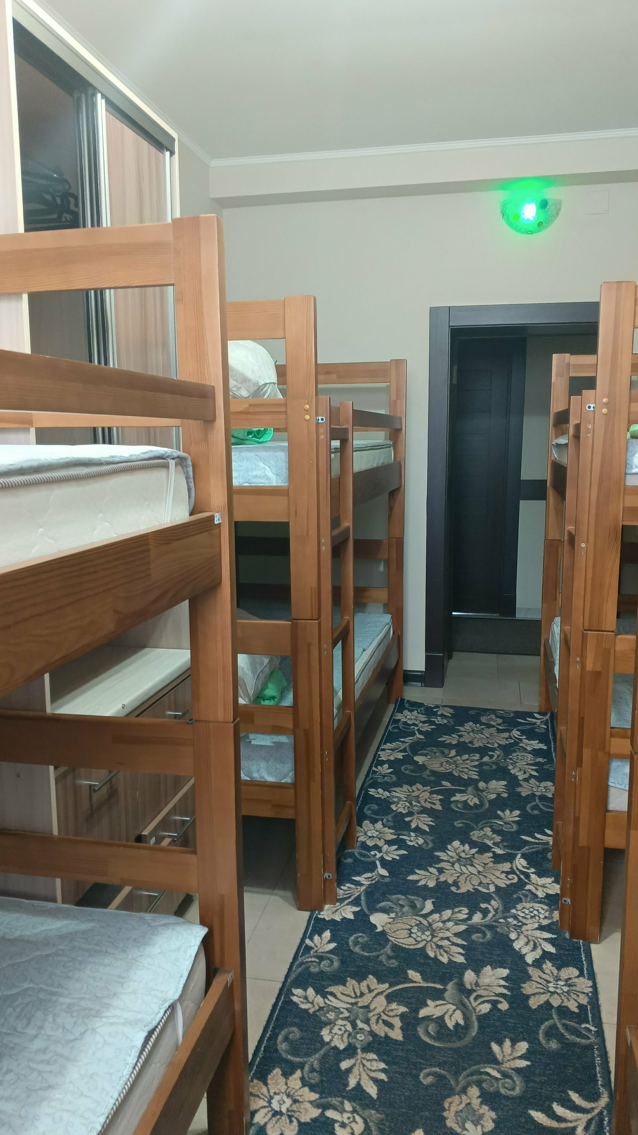 Кровать в общем 8-местном номере