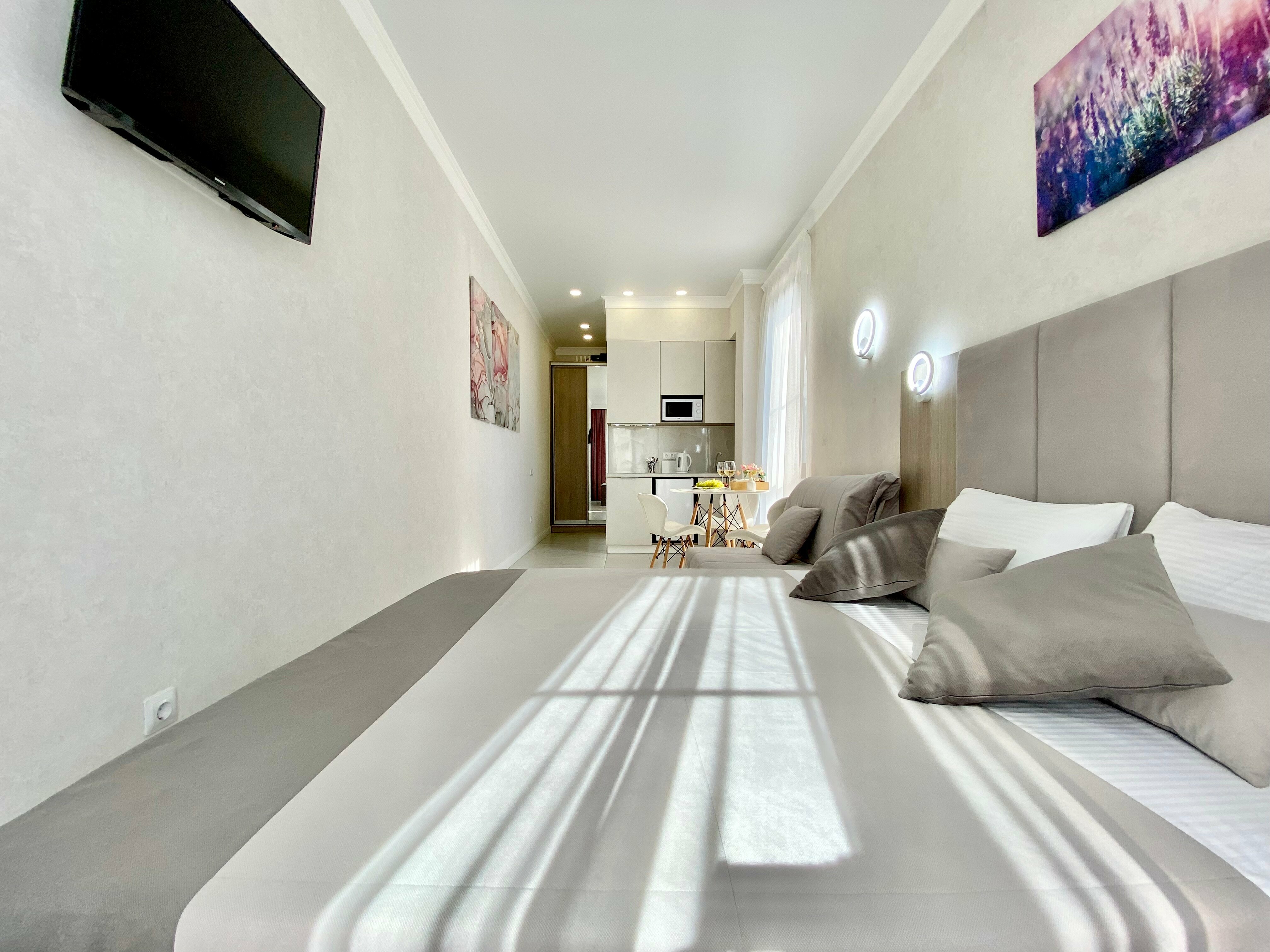 Трехместный номер с видом на бассейн