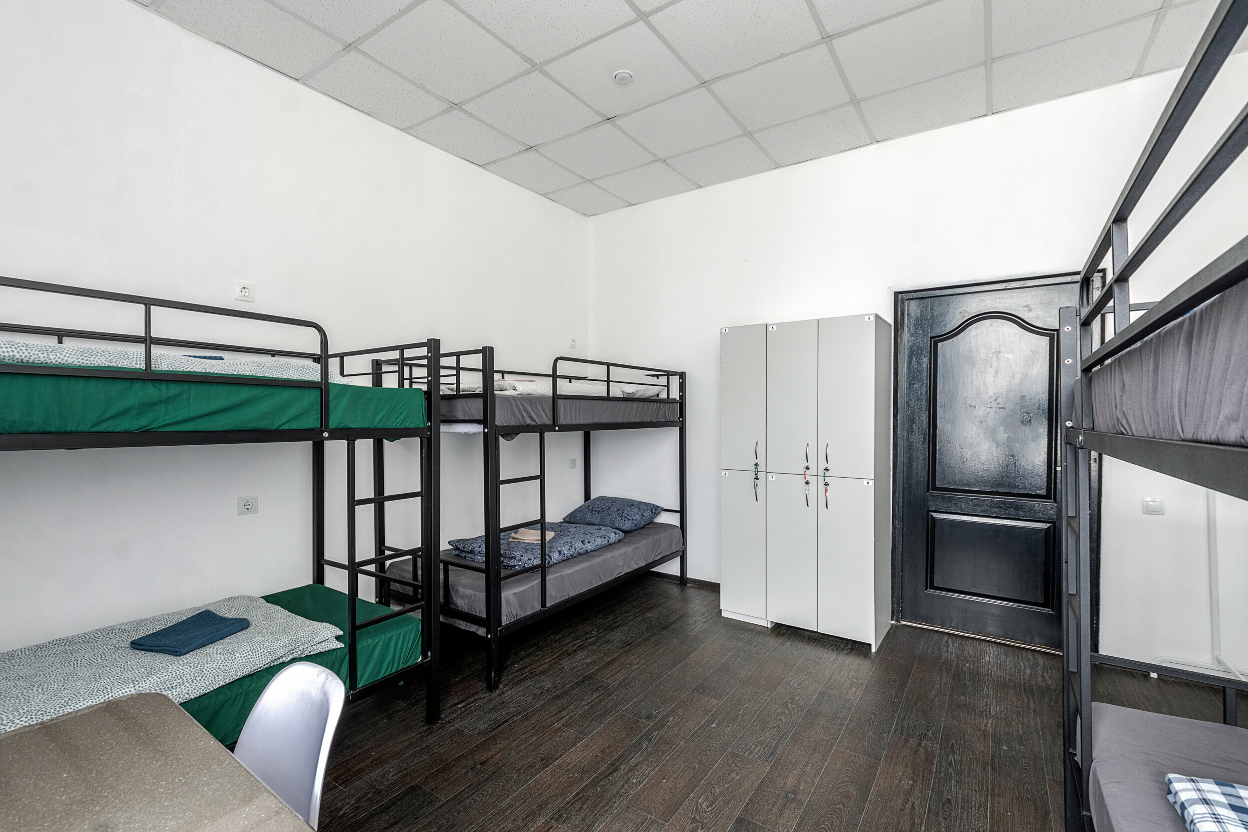 Верхнее койко-место в женском 6ти местном номере