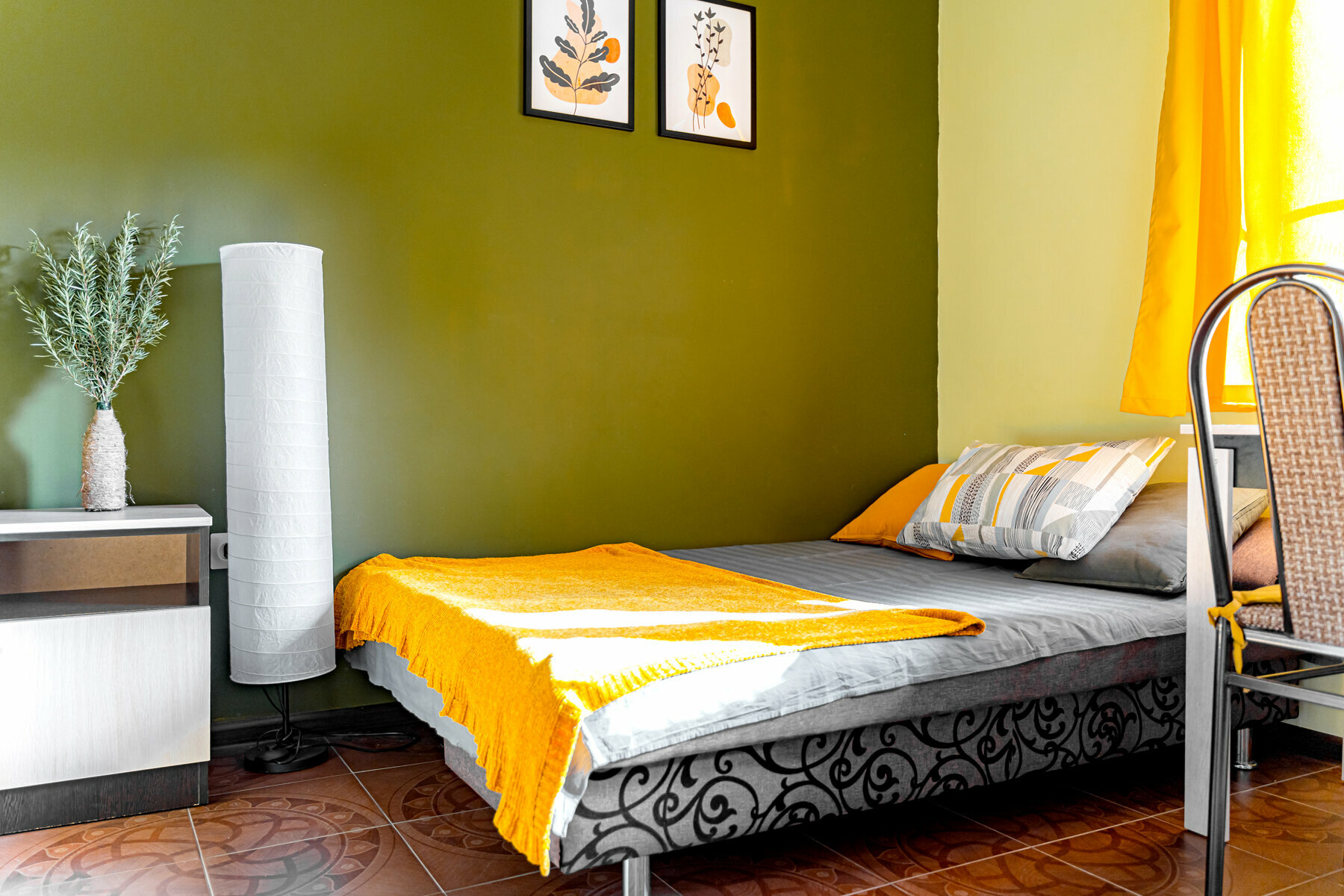 Стандартный номер с 2 односпальными кроватями и диваном