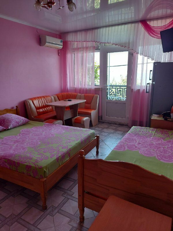 Трехместный номер с балконом