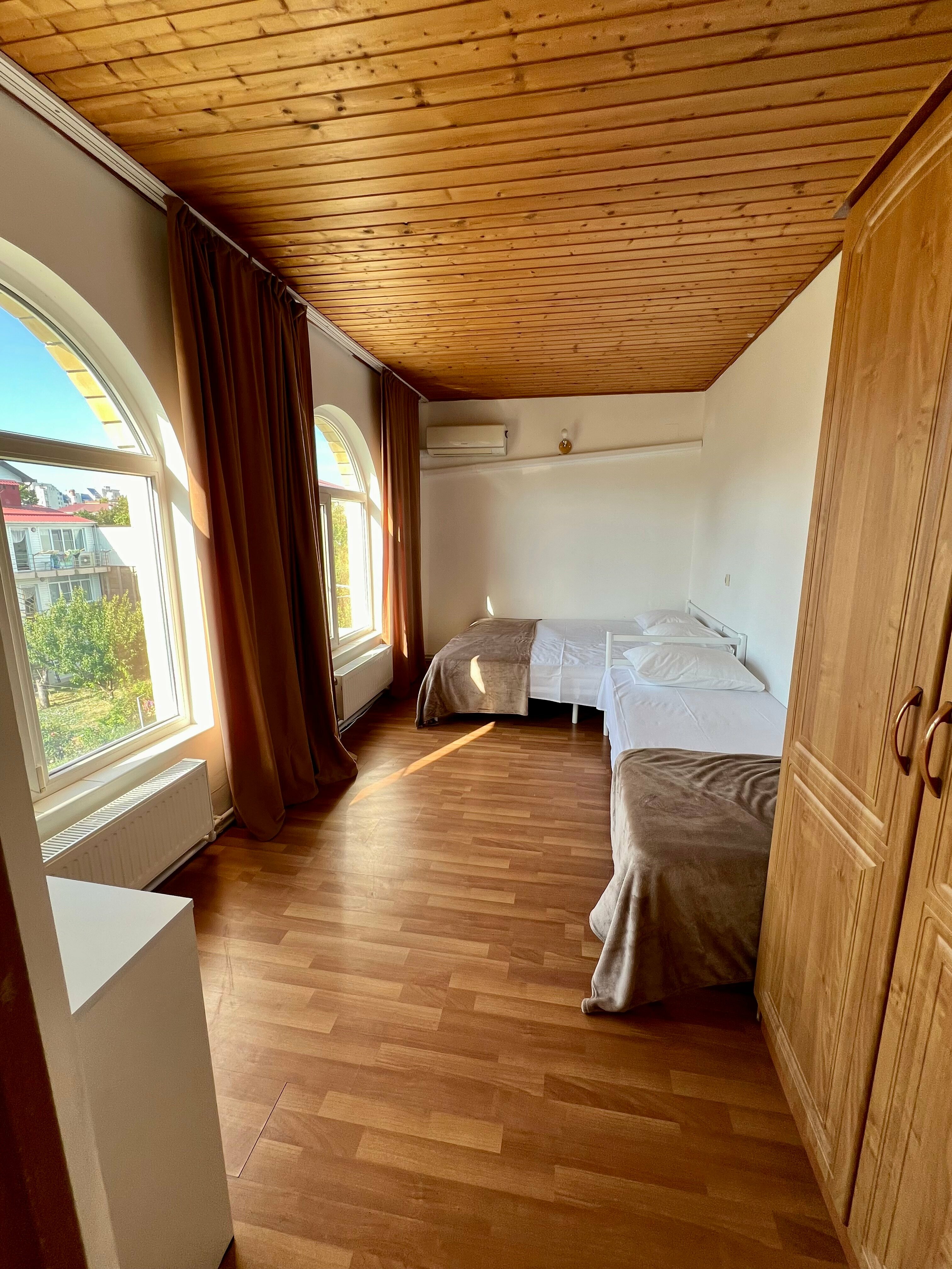 Трехместный номер эконом-класса