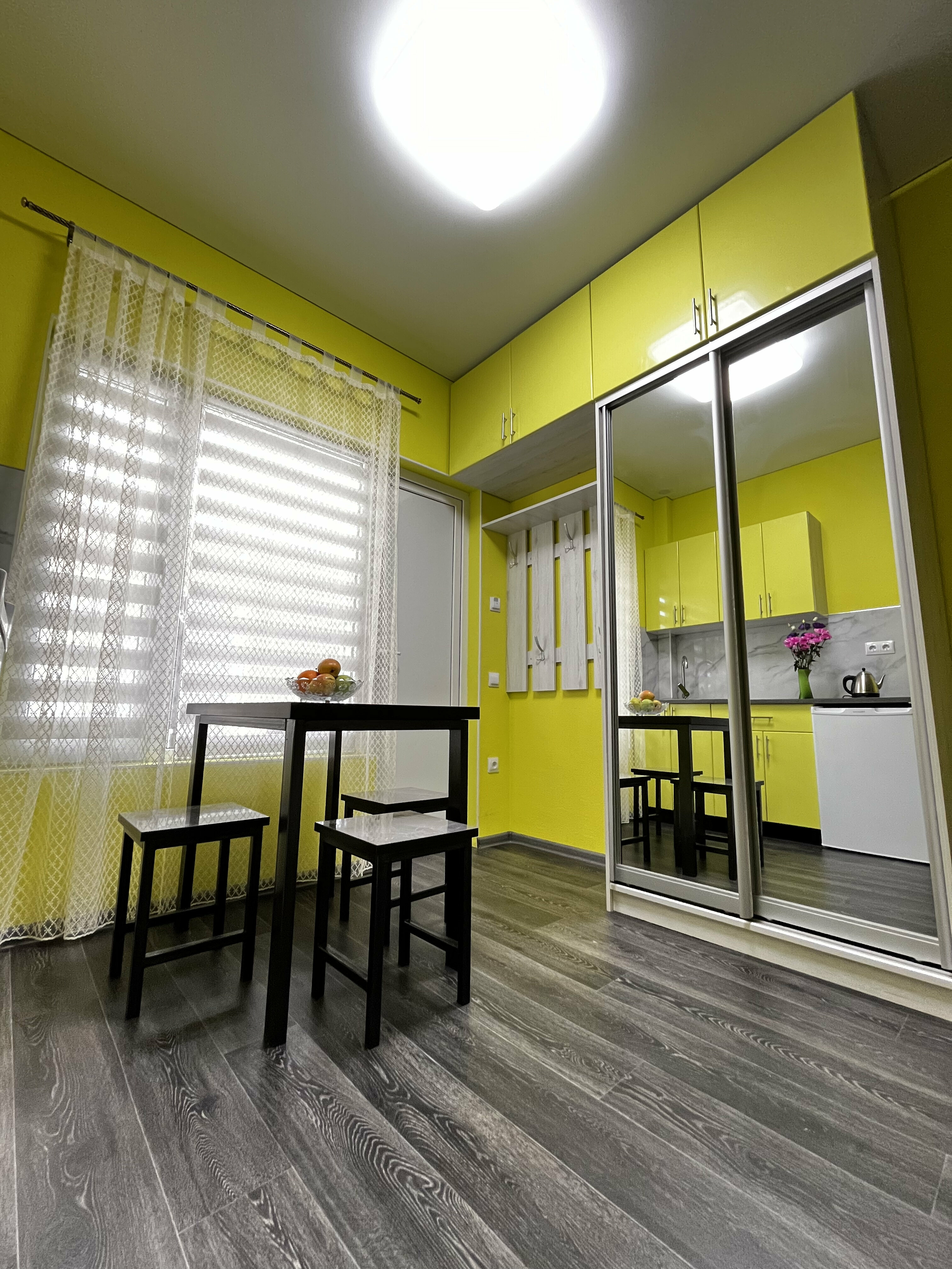 Уютные трёхместные апартаменты возле моря