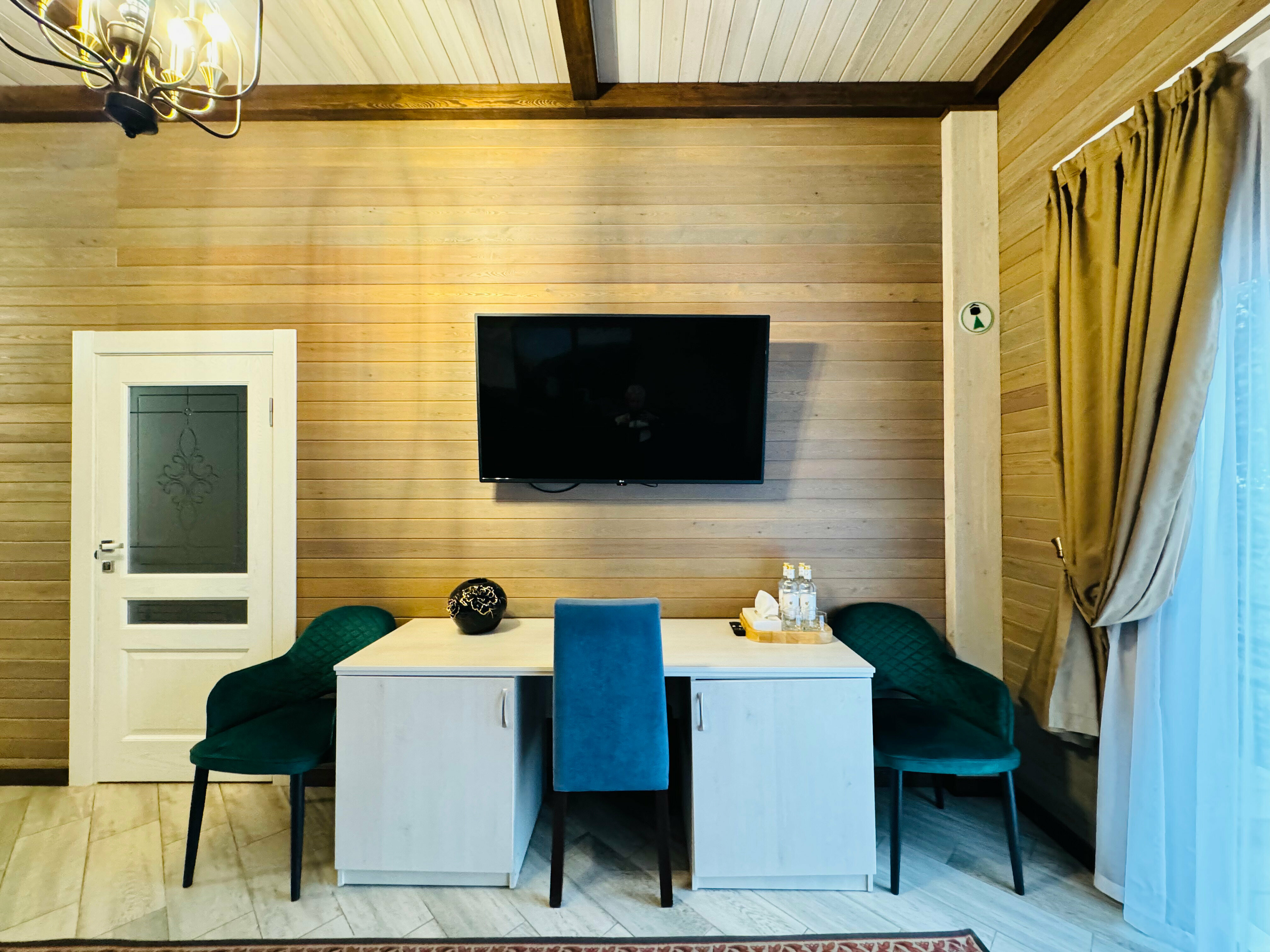 Коттедж с балконом