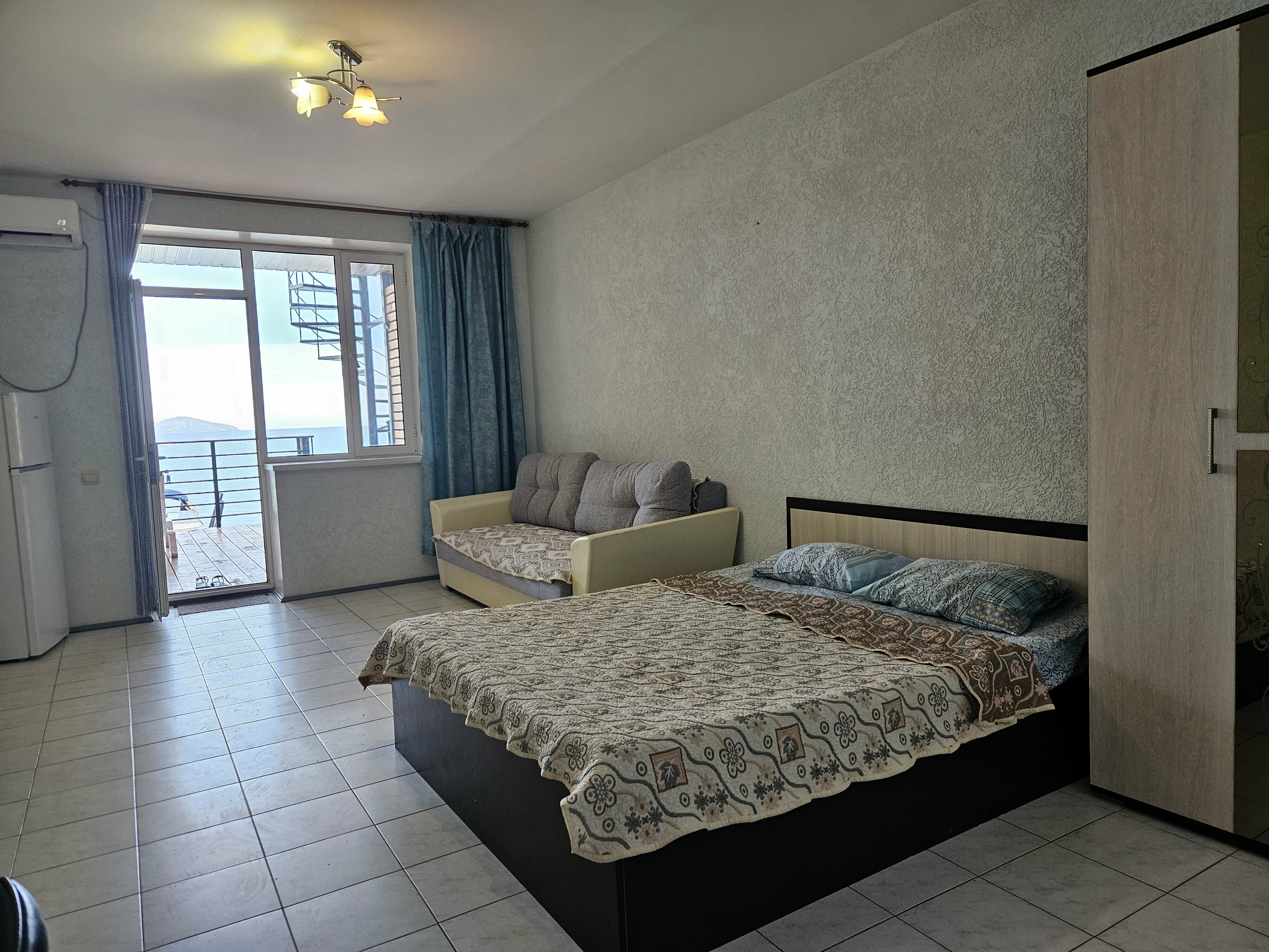 Апартаменты-студия с видом на море