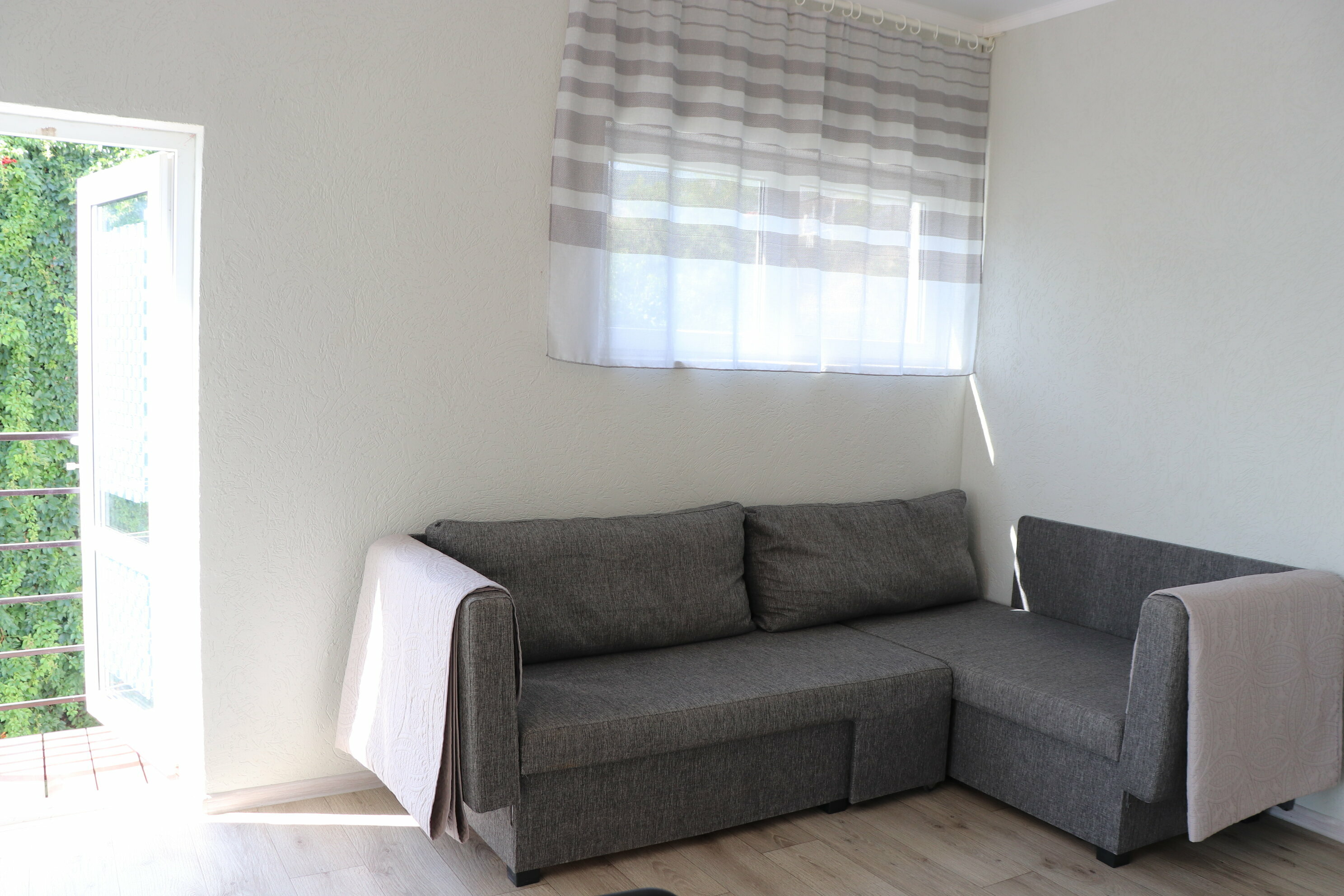 Апартаменты-евродвушка с видом на море