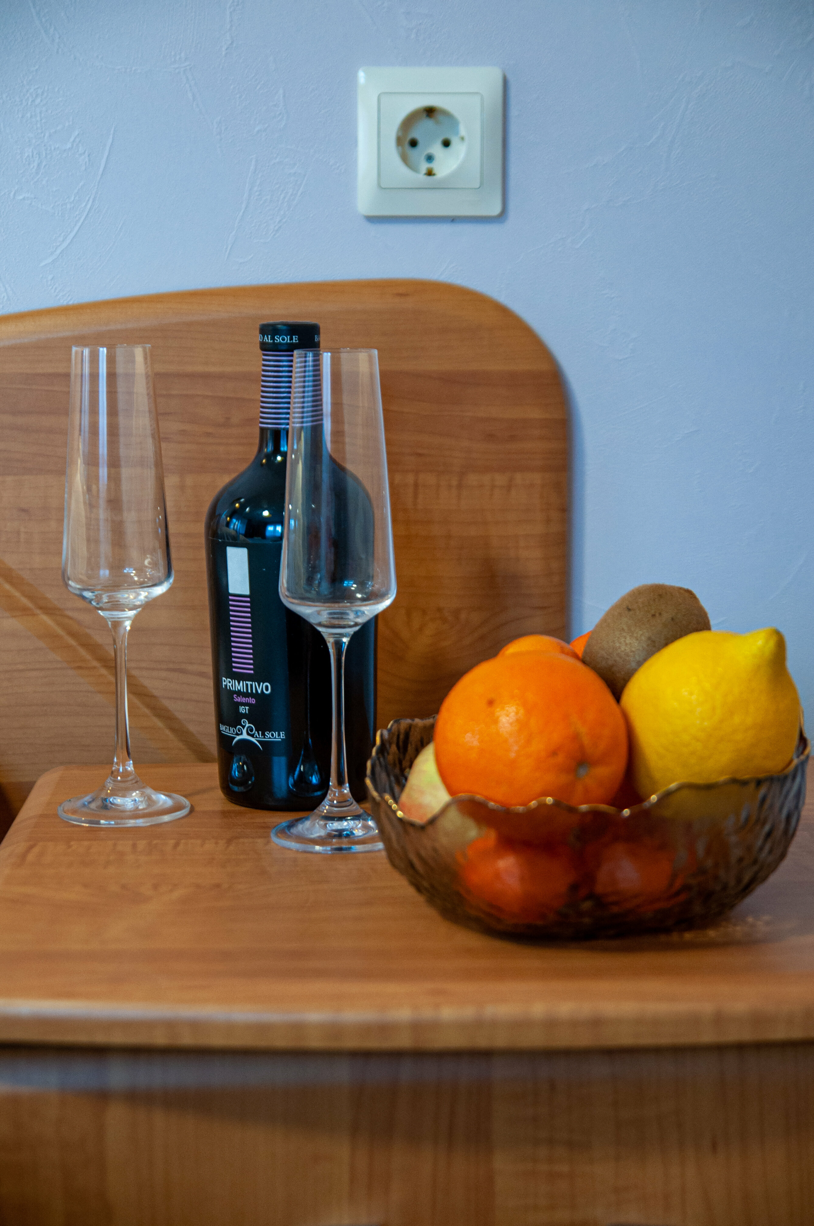 УЛУЧШЕННЫЙ «КОМФОРТ ПЛЮС»  С ТЕРРАСОЙ  ЧЕТЫРЕХМЕСТНЫЙ НОМЕР ДВУМЕСТНОЙ КРОВАТЬЮ,  ДИВАН