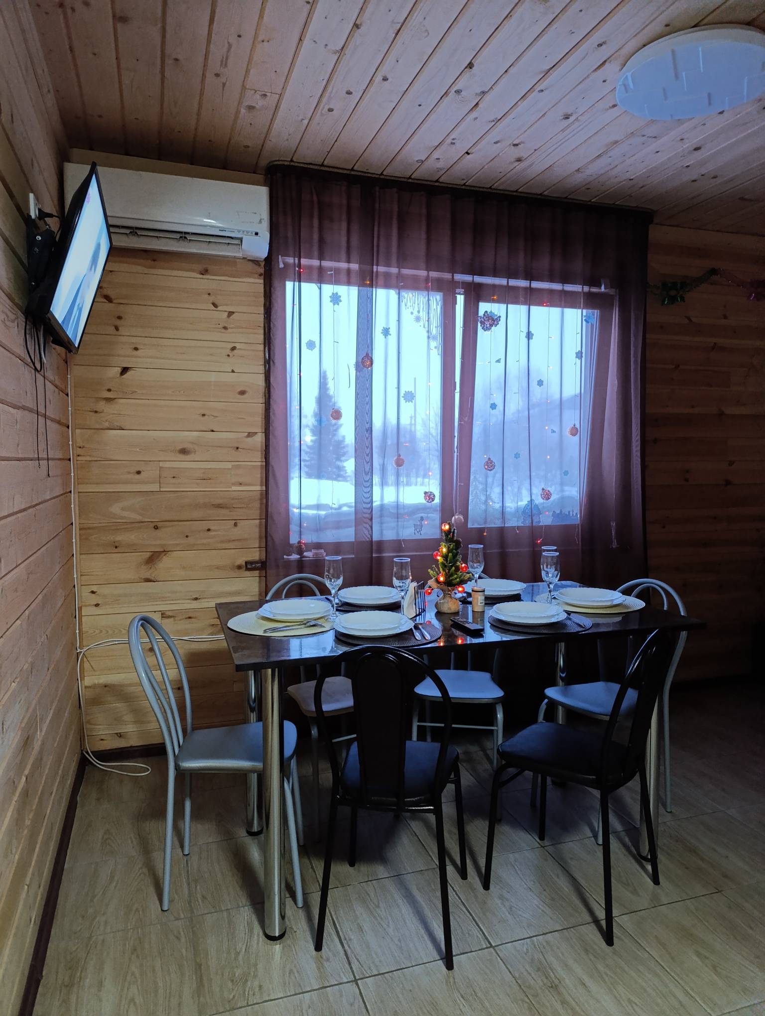 Семейный номер с видом на горы