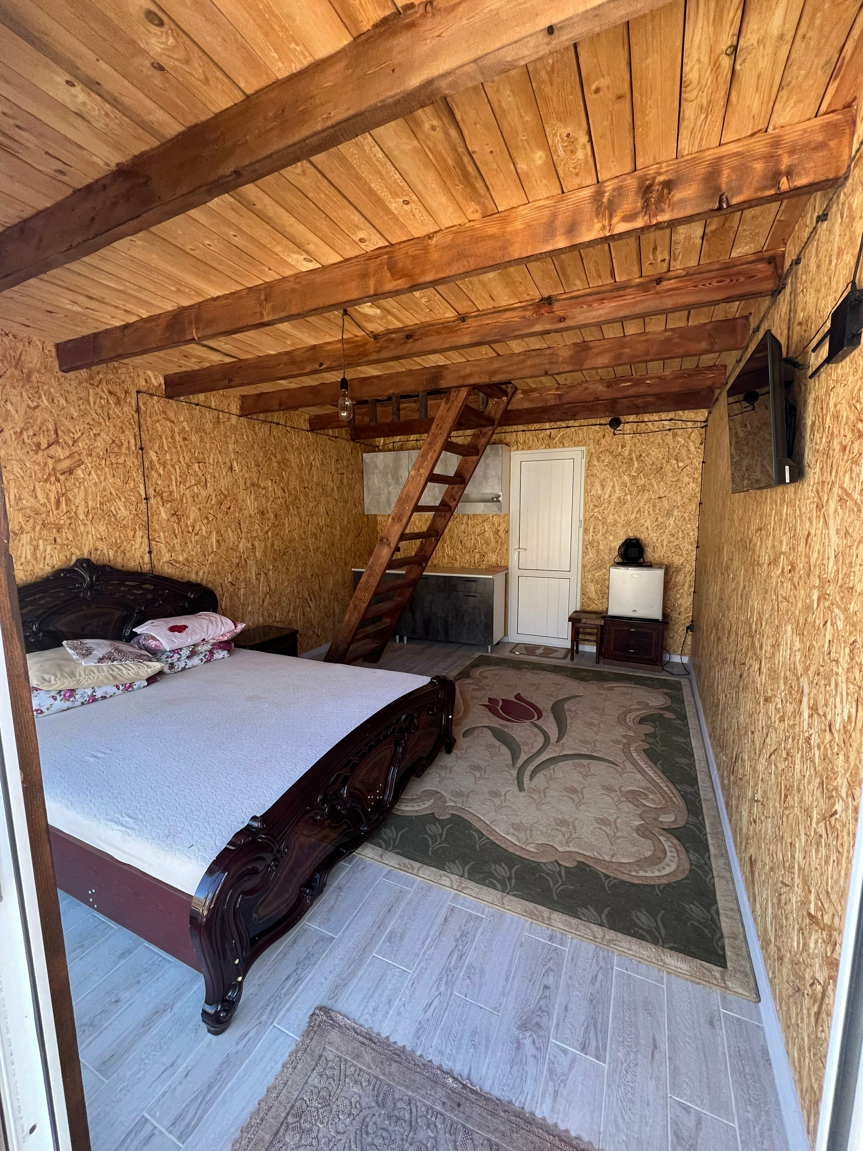 Семейный номер с видом на горы