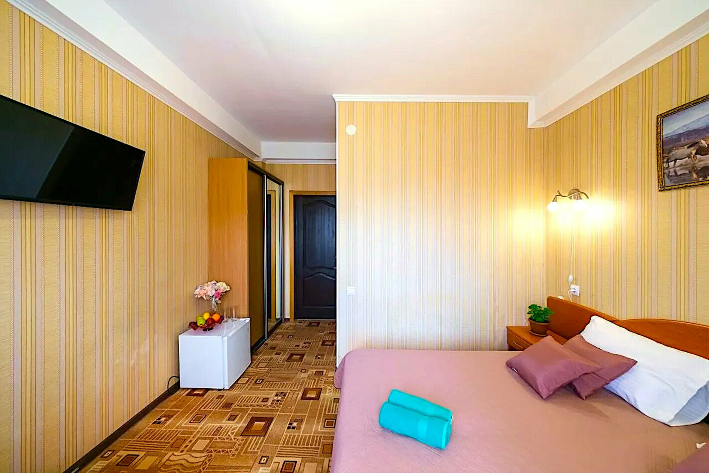 Трехместный номер с балконом