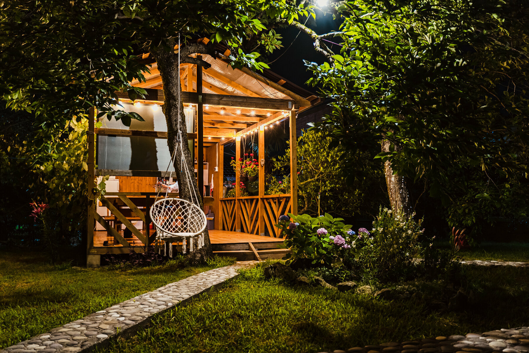 Стандартный номер с 2 односпальными кроватями и диваном