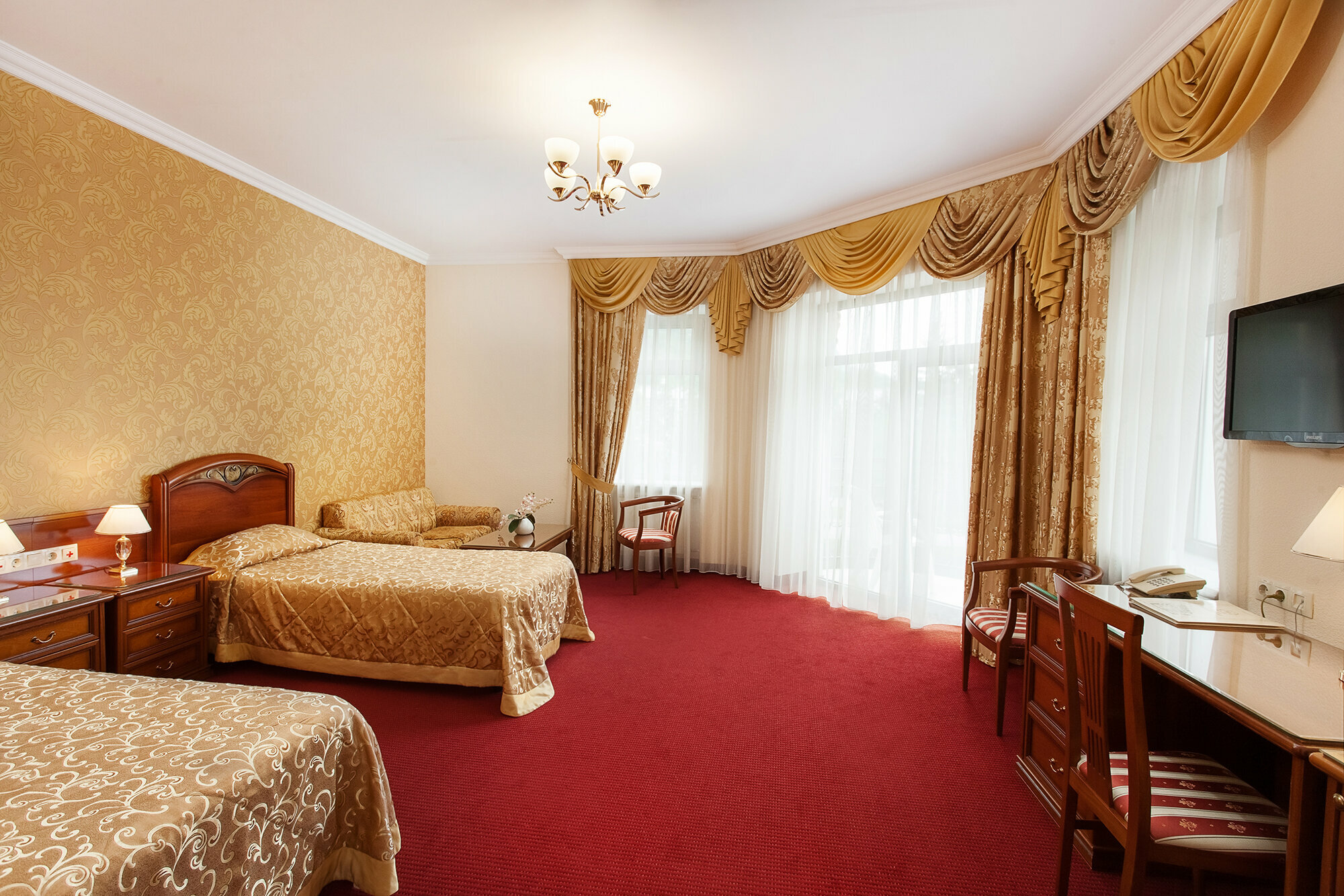 Улучшенный двухместный номер с 2 отдельными кроватями