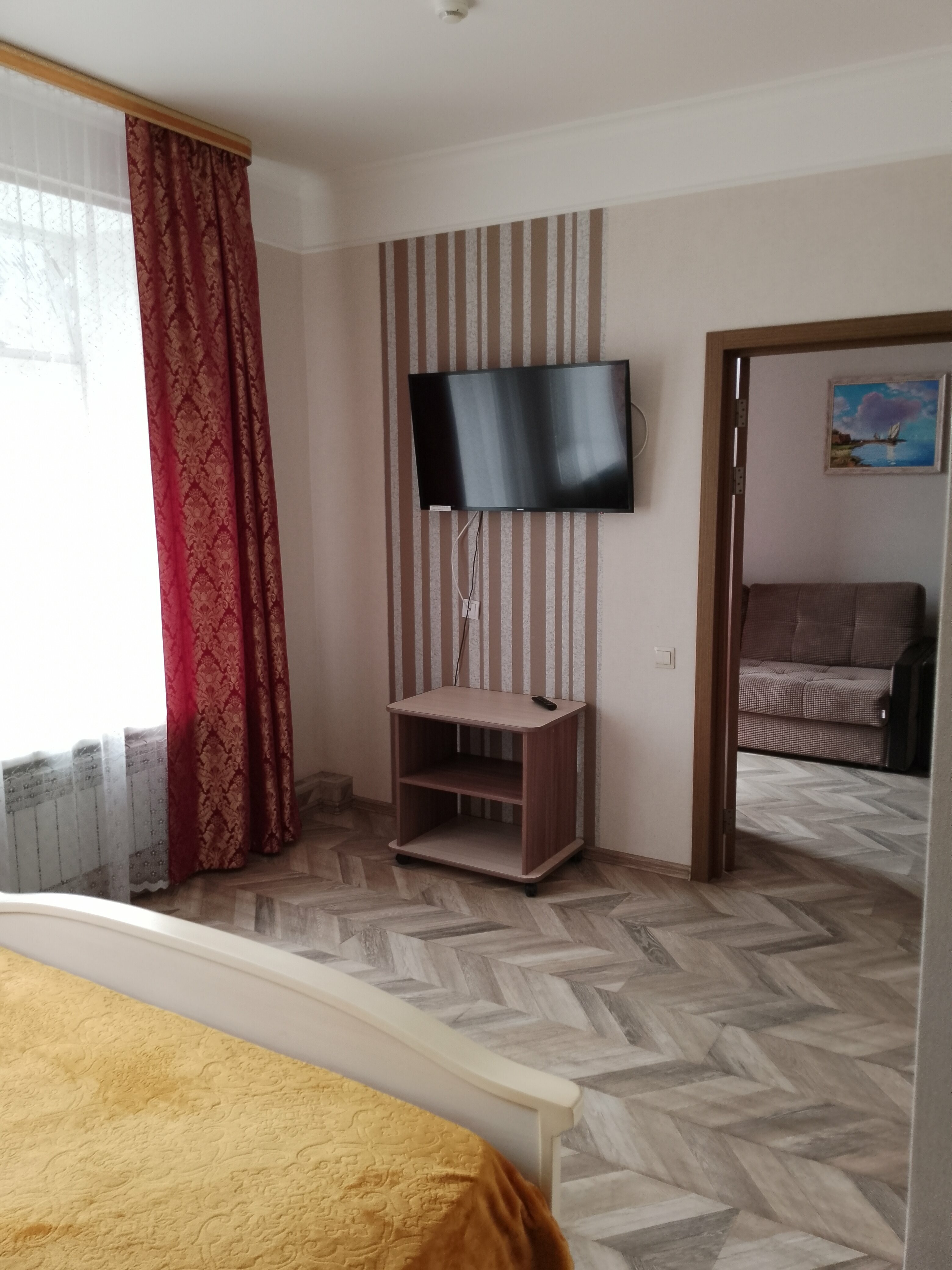 Cемейный номер с собственной ванной комнатой