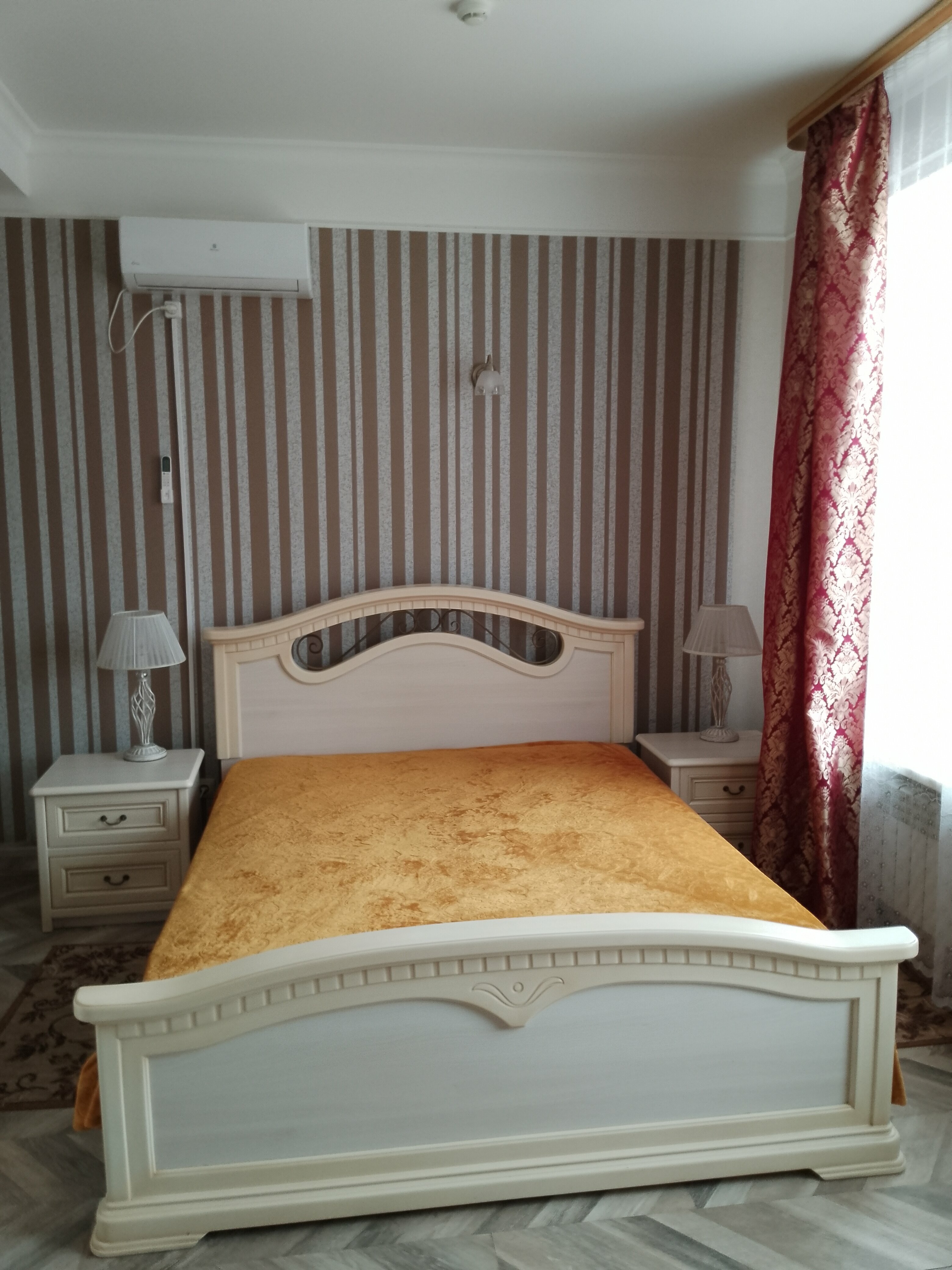 Cемейный номер с собственной ванной комнатой