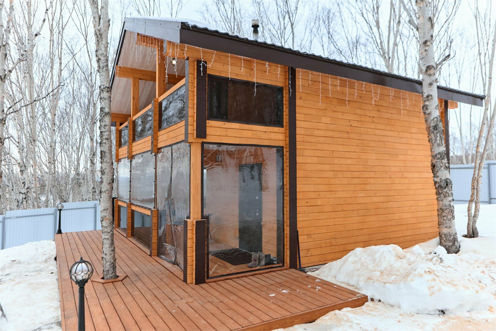 Двухэтажный дом с баней 