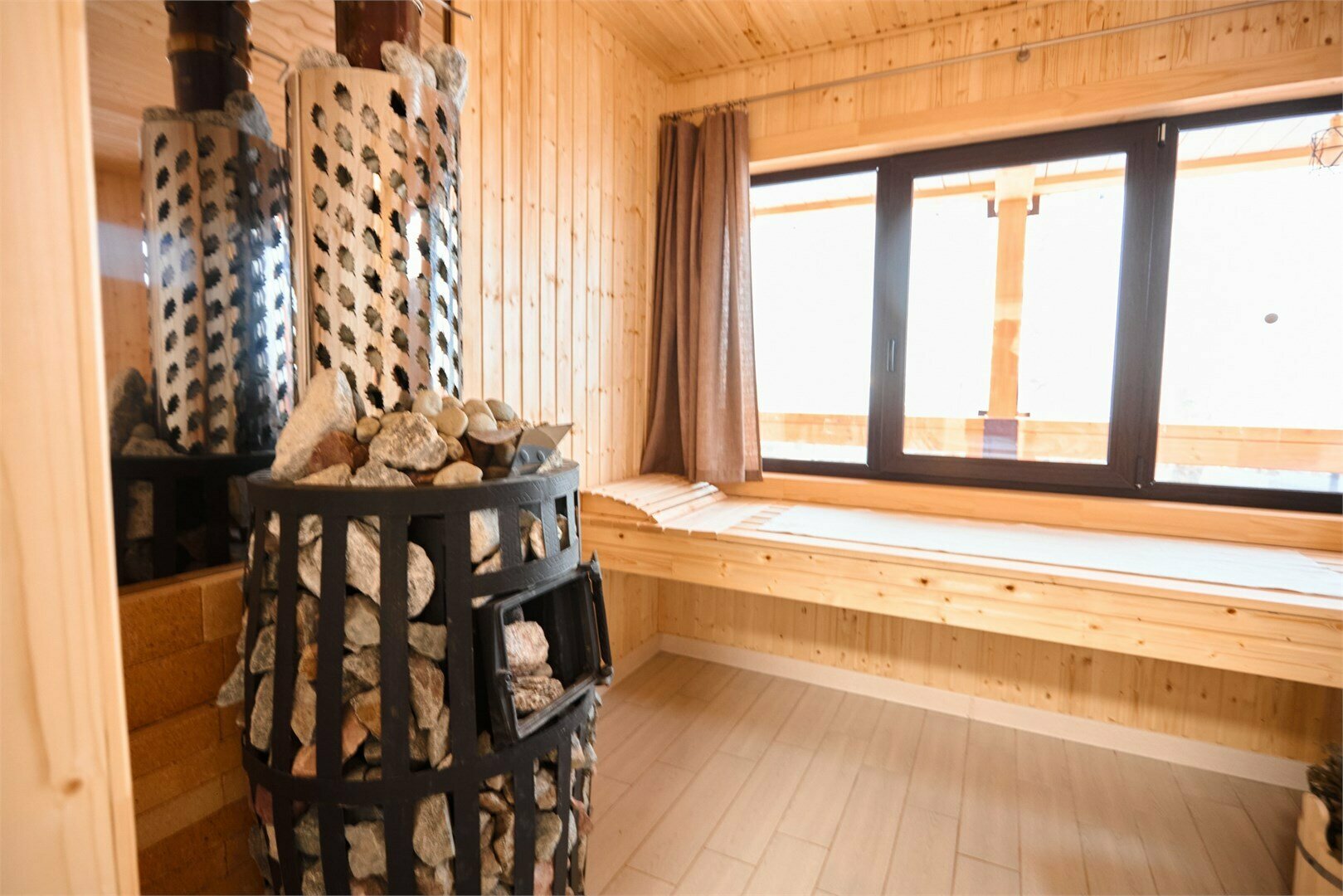 Двухэтажный дом с баней 