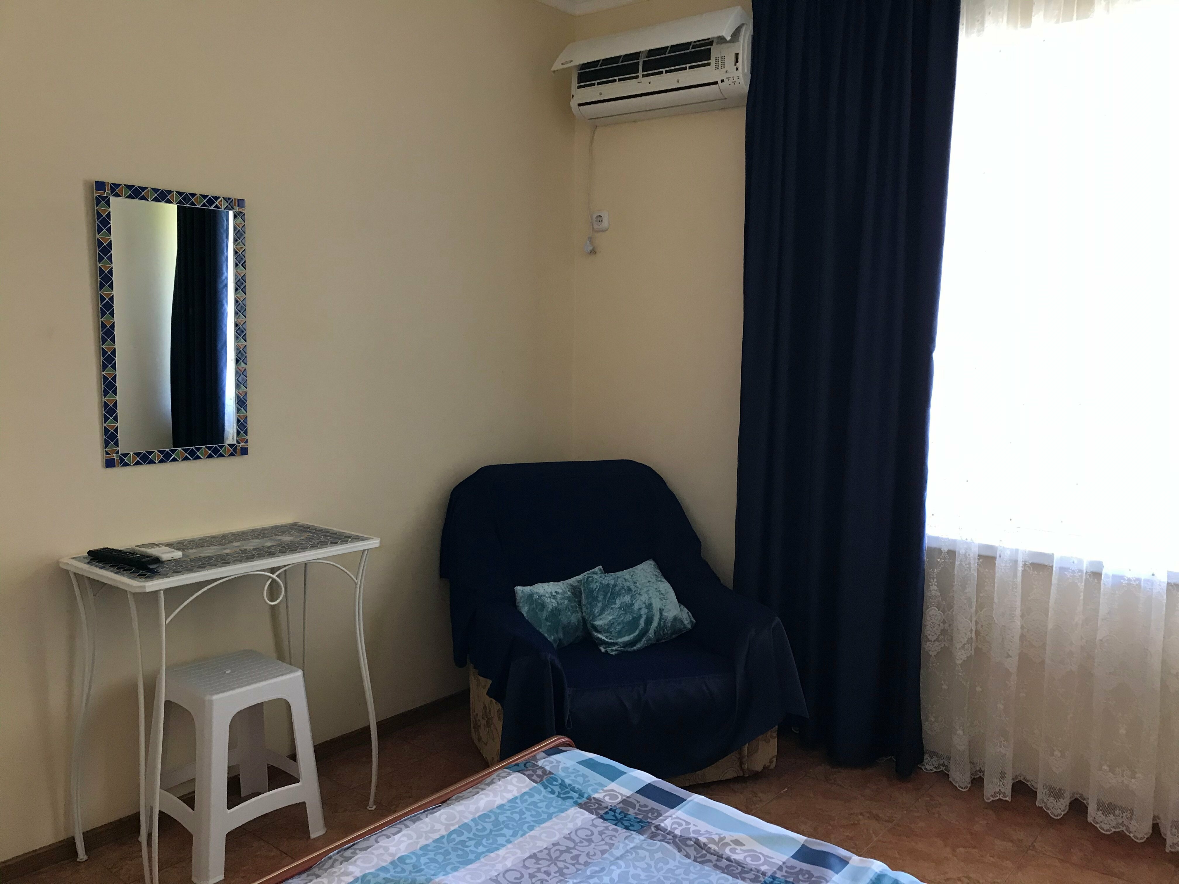 Трехместный номер «Комфорт» с душем