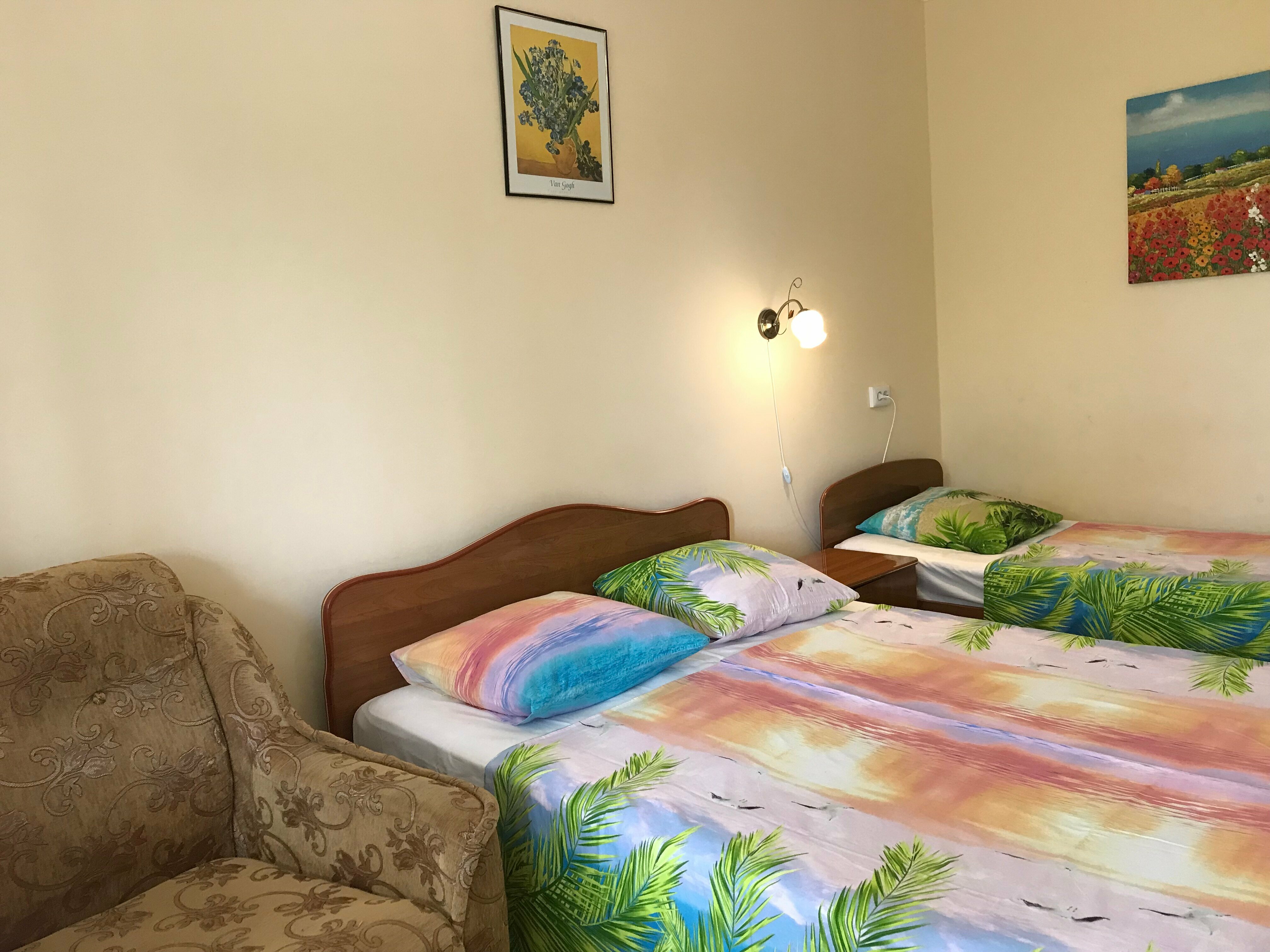 Трехместный номер «Комфорт» с душем