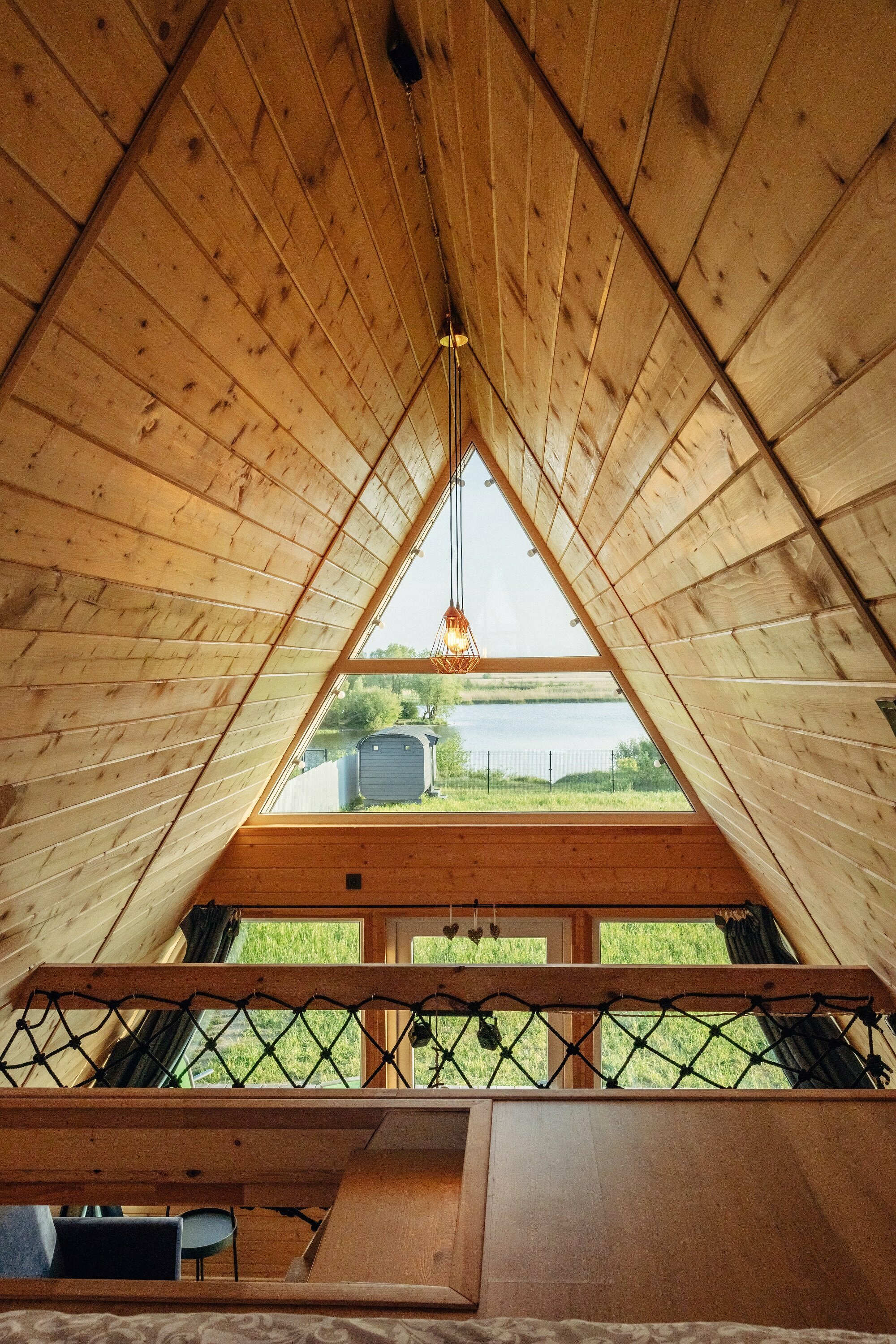 Дом с видом на озеро