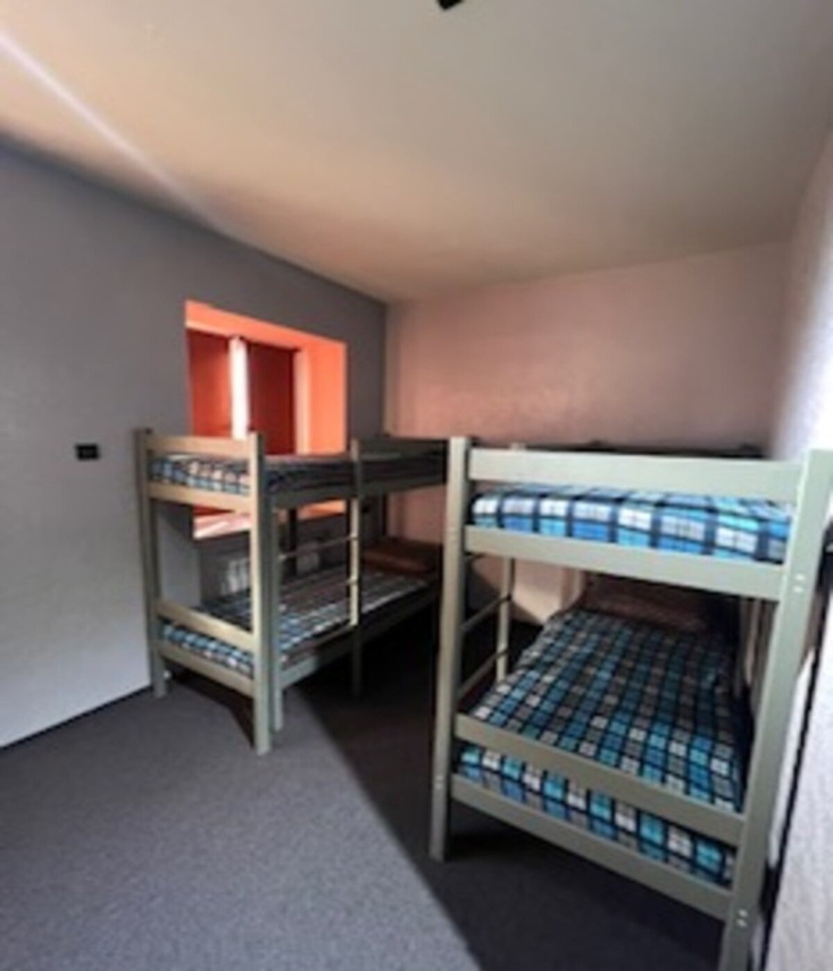 Общий 4-местный номер для мужчин