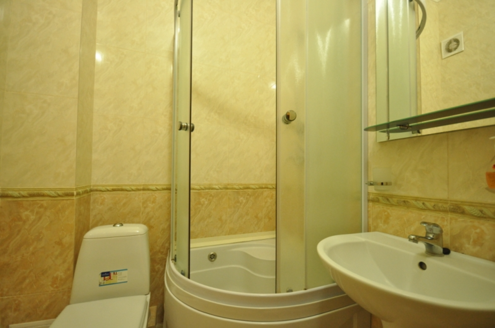 Трехместный номер с балконом