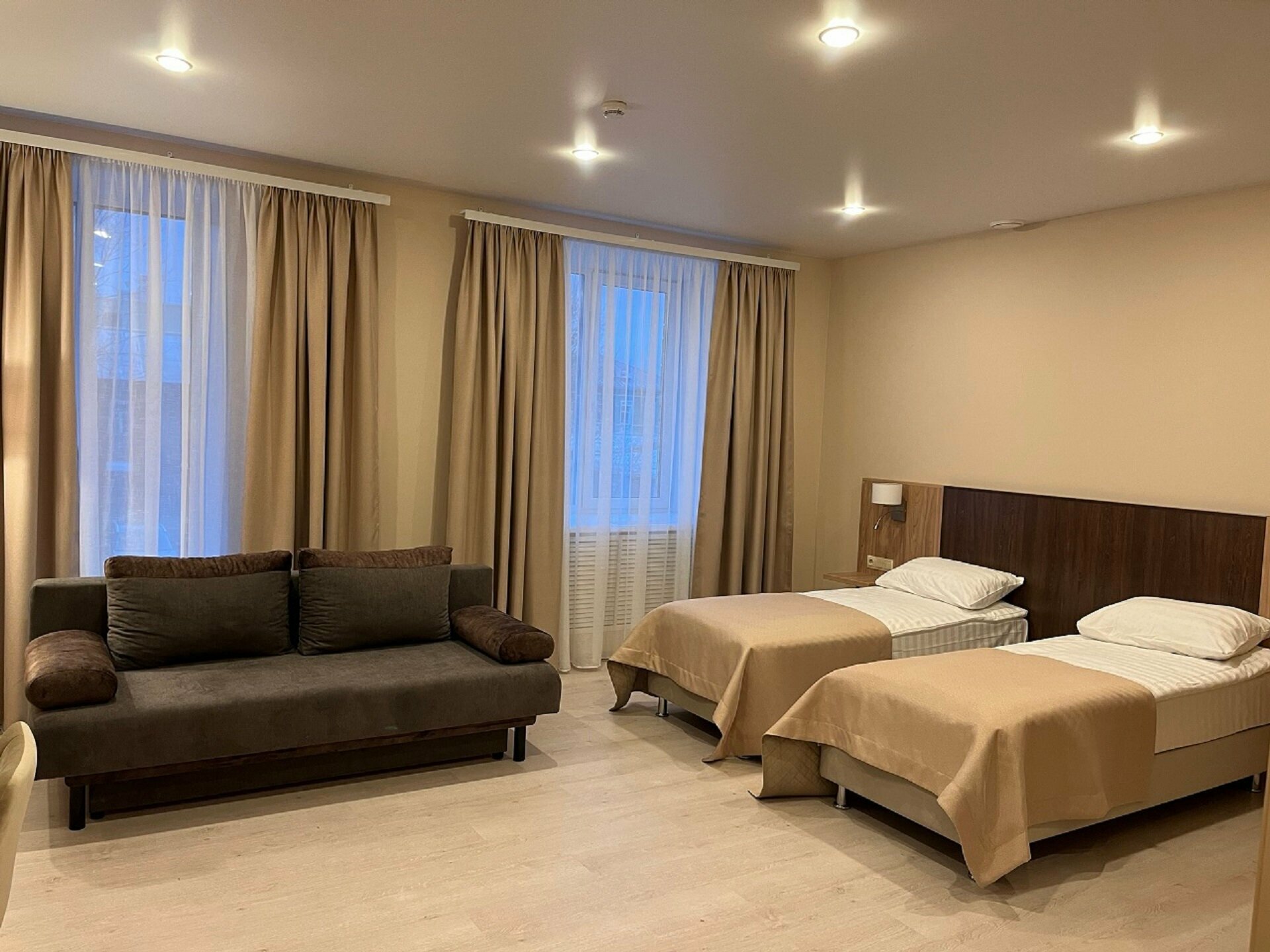 Двухместный номер с 1 кроватью или 2 отдельными кроватями и дополнительной кроватью