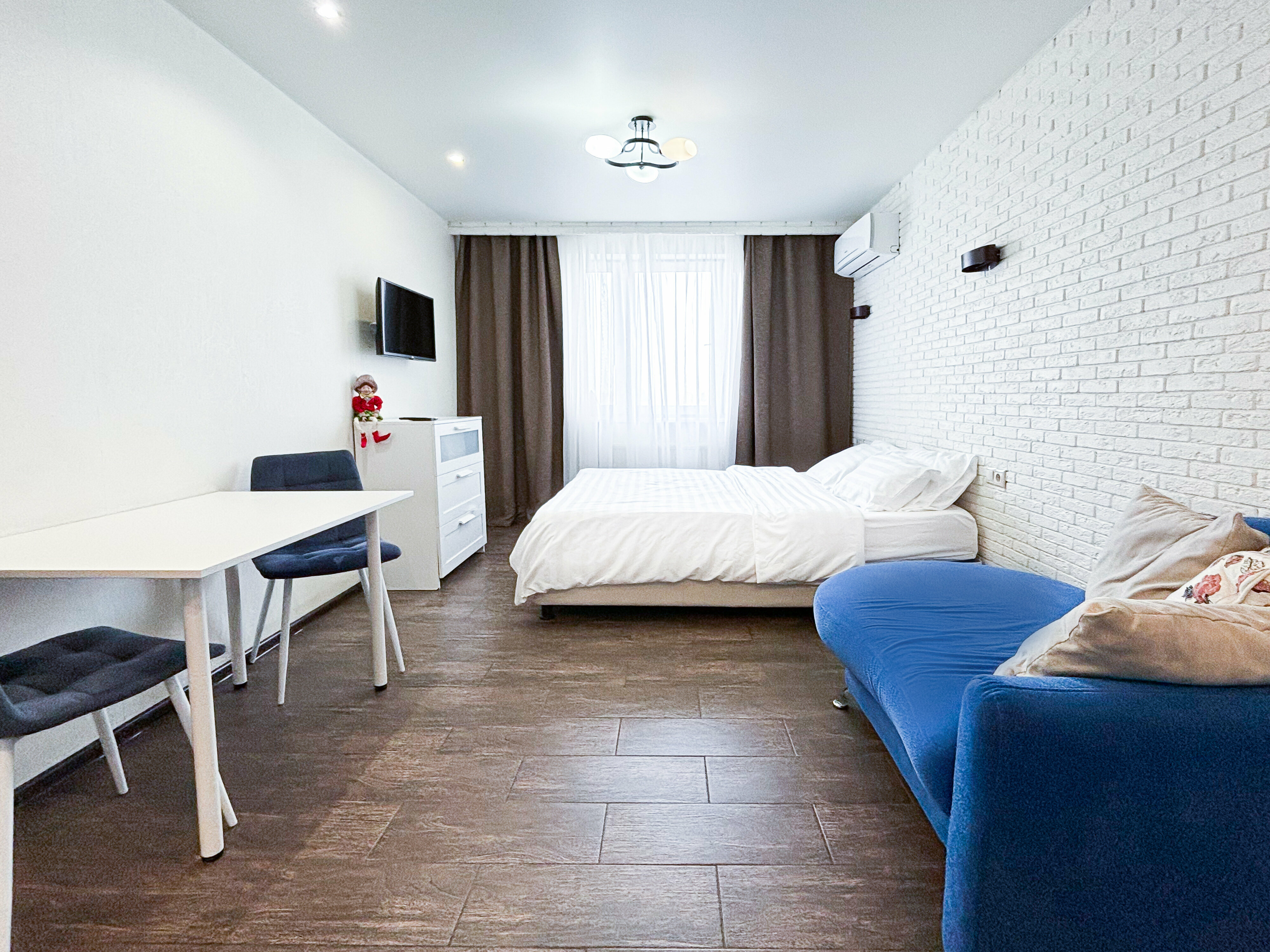 Студия у  ТЦ МЕГА