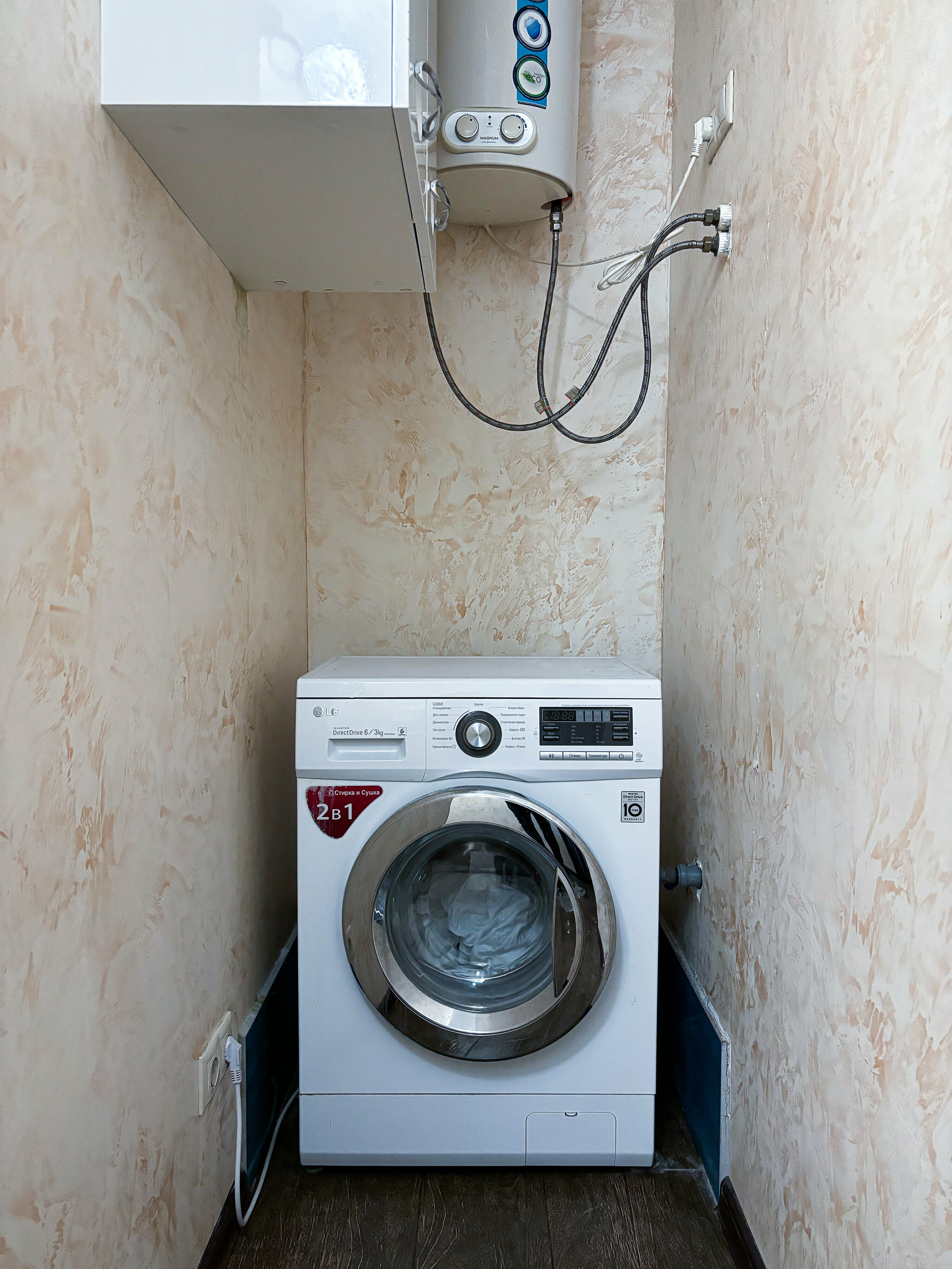 Студия у  ТЦ МЕГА