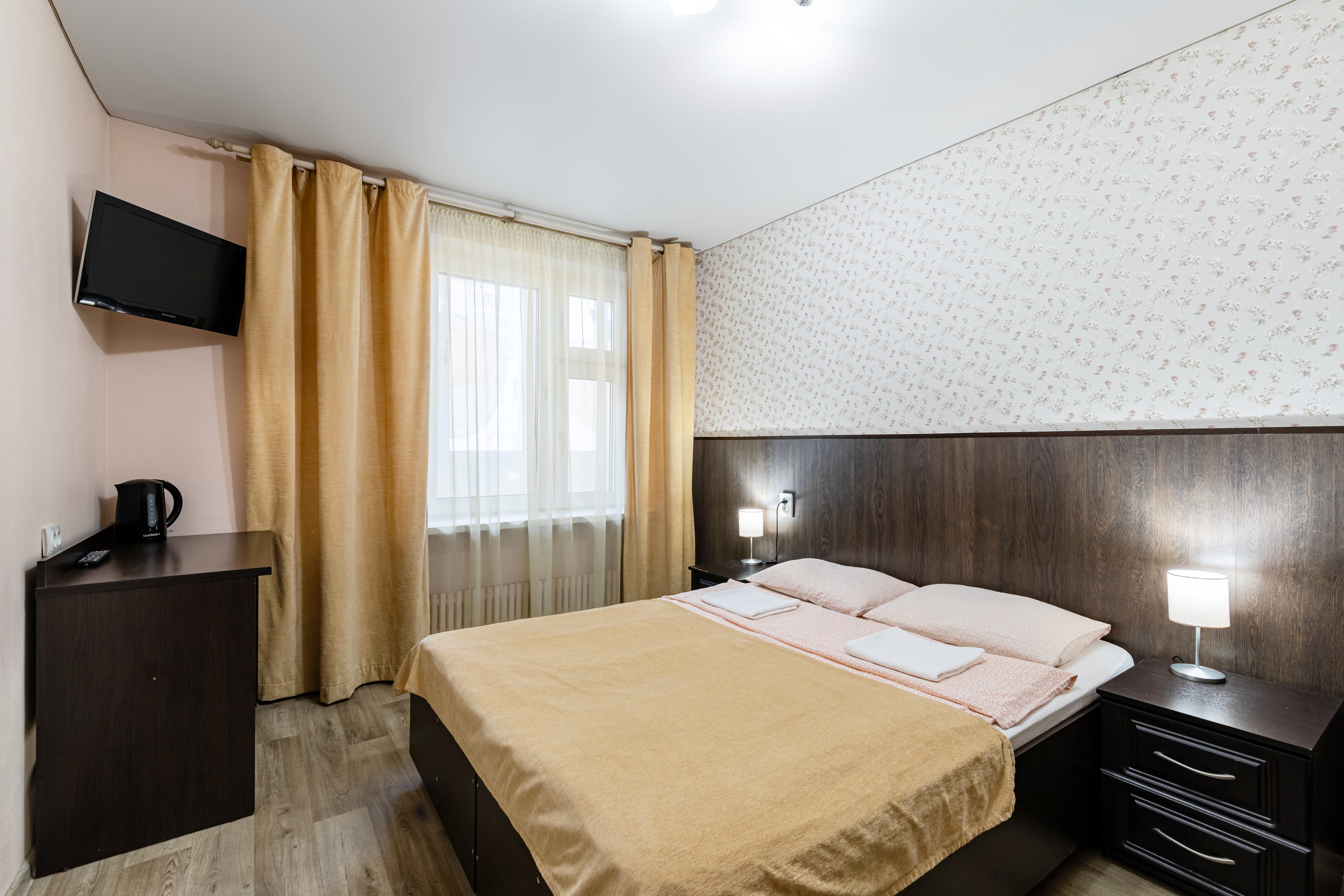 Семейный номер с общей ванной комнатой