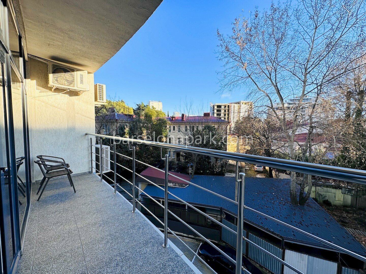 Студия с балконом в самом центре Сочи! Пляж и набережная в 5 минутах!