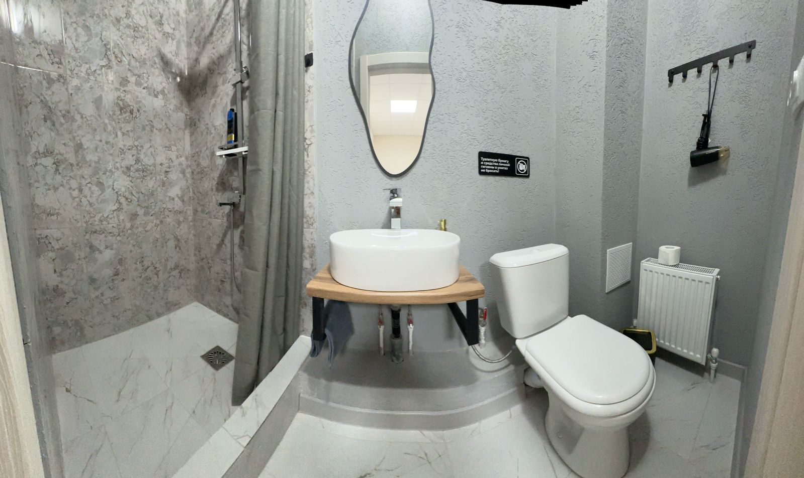 Двухместный номер с 1 кроватью, Душ и туалет общие на 2 номера