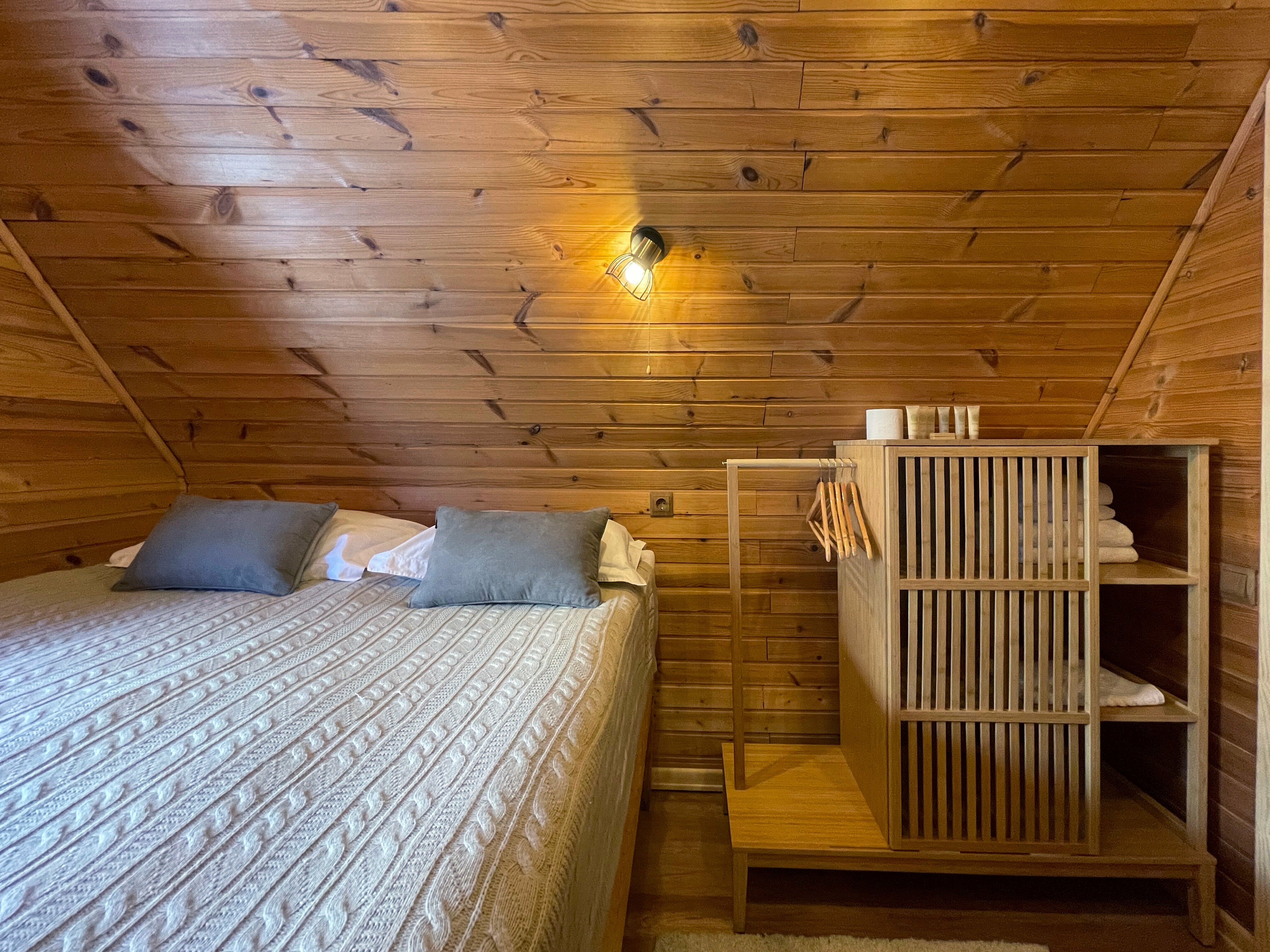 Бюджетный двухместный номер с общим санузлом на этаже