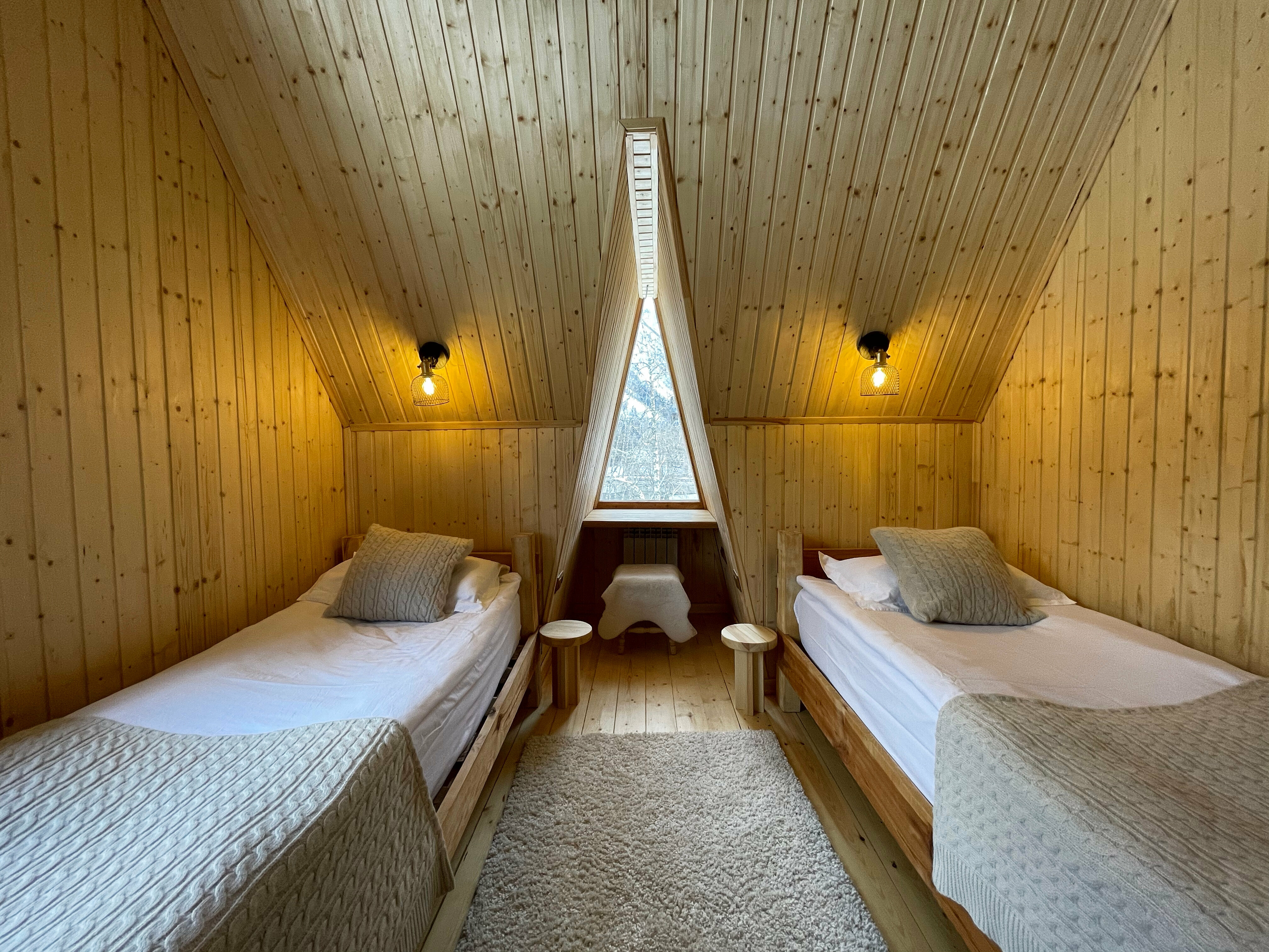 Двухместный номер с 2 отдельными кроватями и балконом