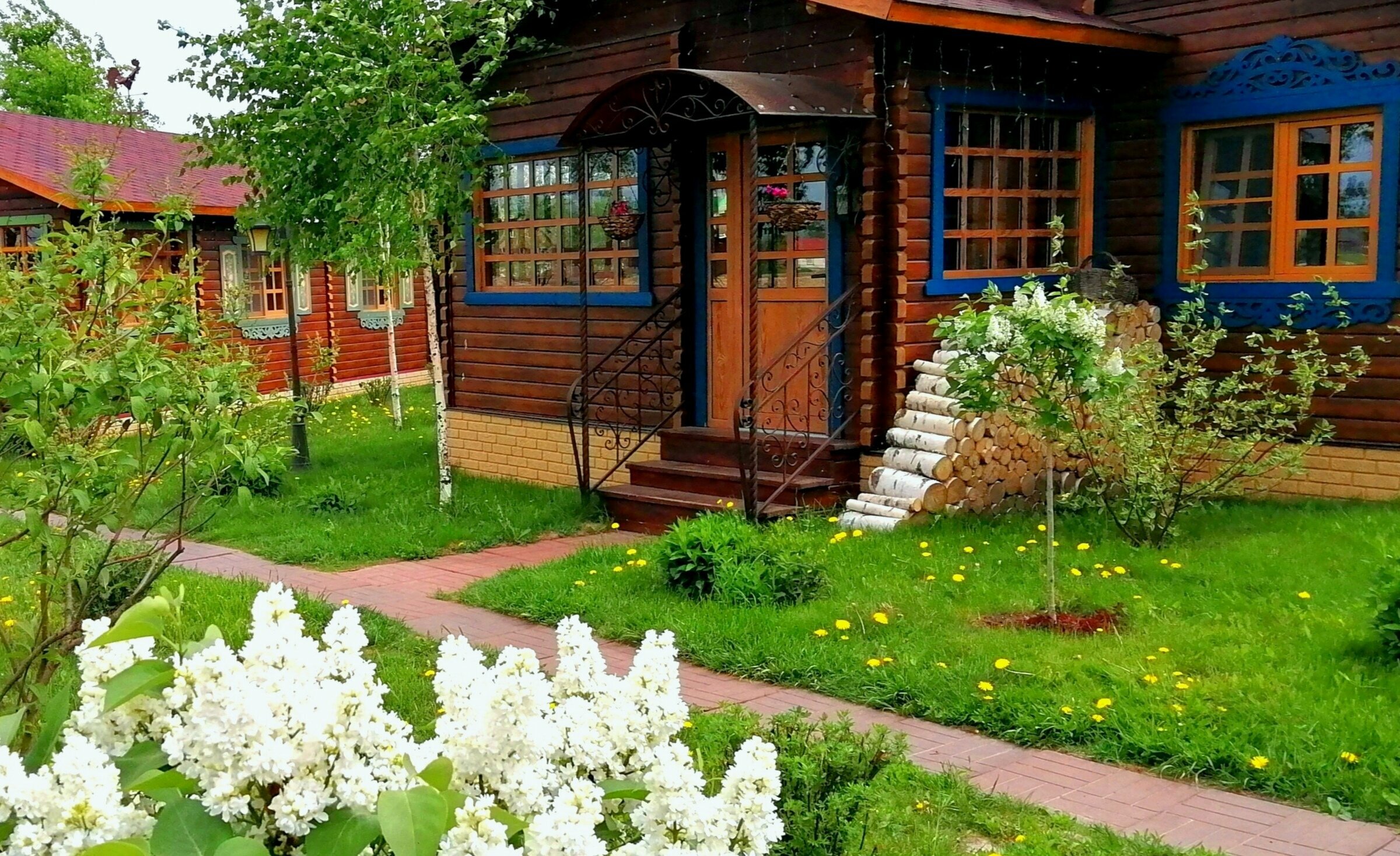 Трехкомнатный Люкс — домик с террасой и видом на территорию