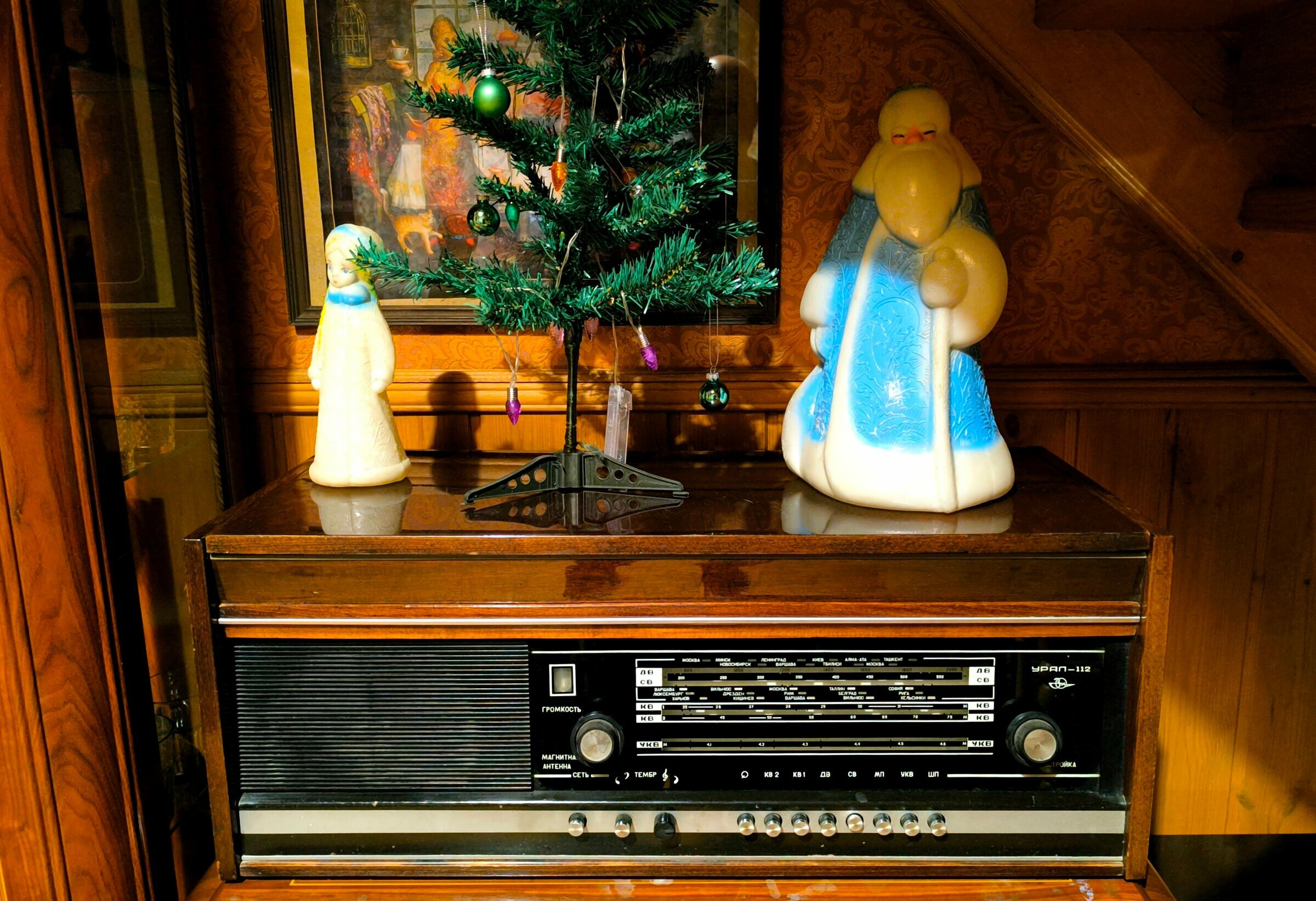 Трехкомнатный двухуровневый люкс — аппартаменты с балконом и видом на реку