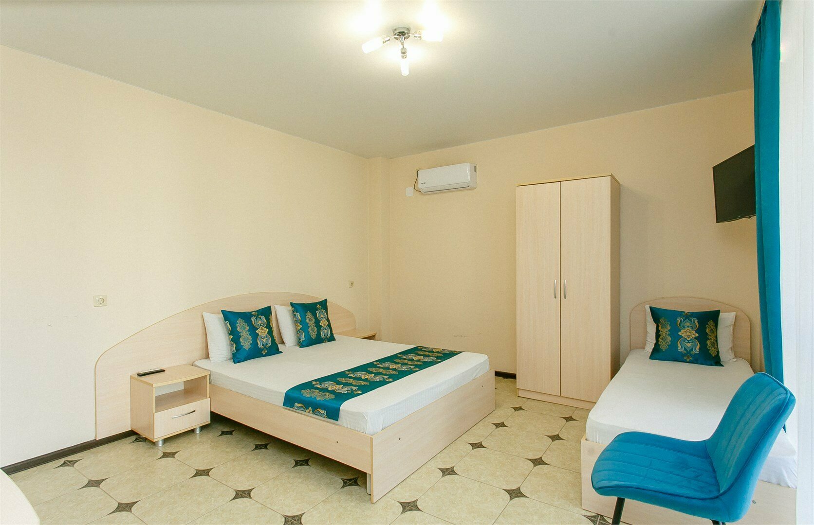 Трёхместный Семейный