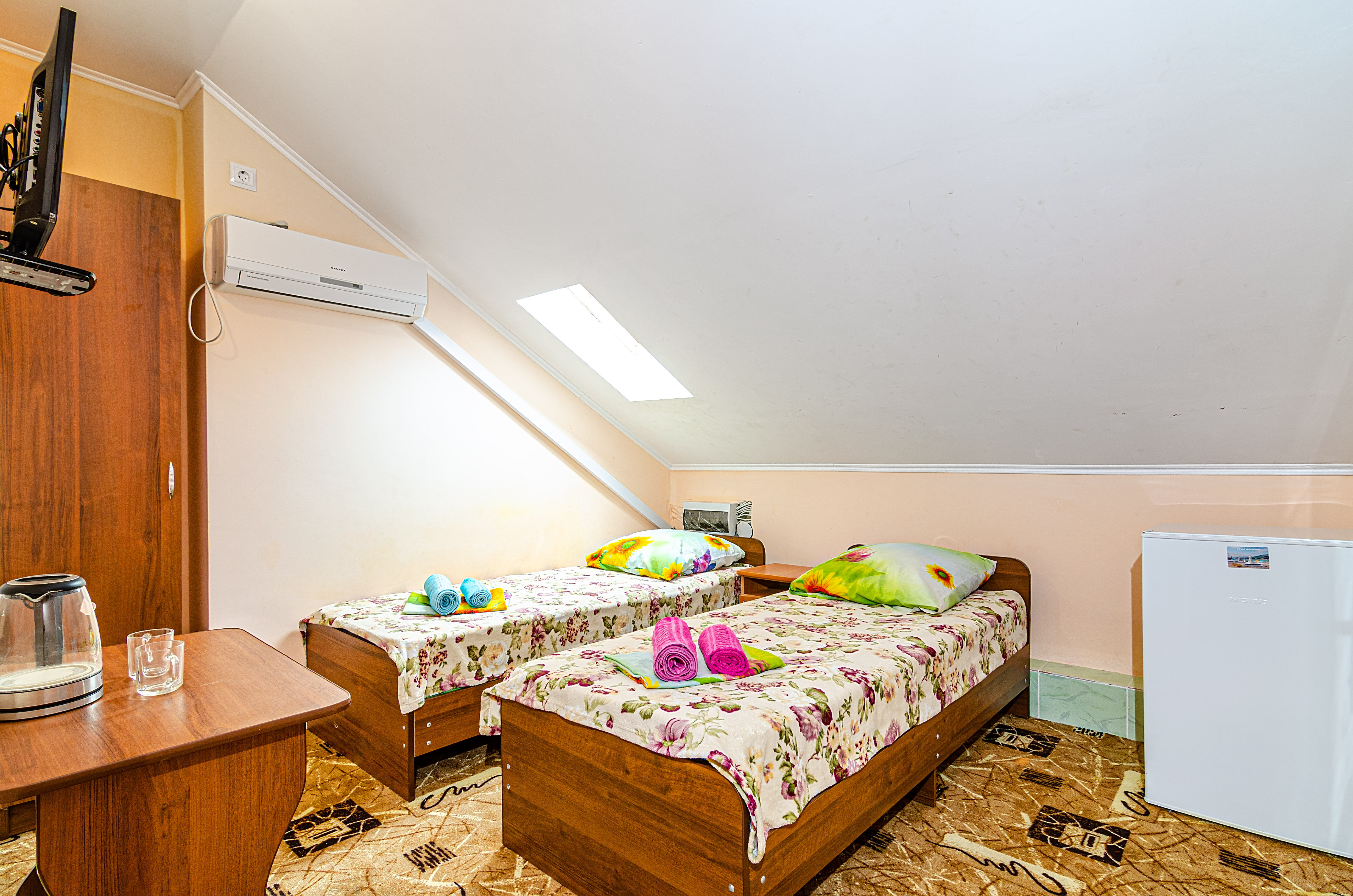 Двухместный номер с 2 отдельными кроватями и балконом