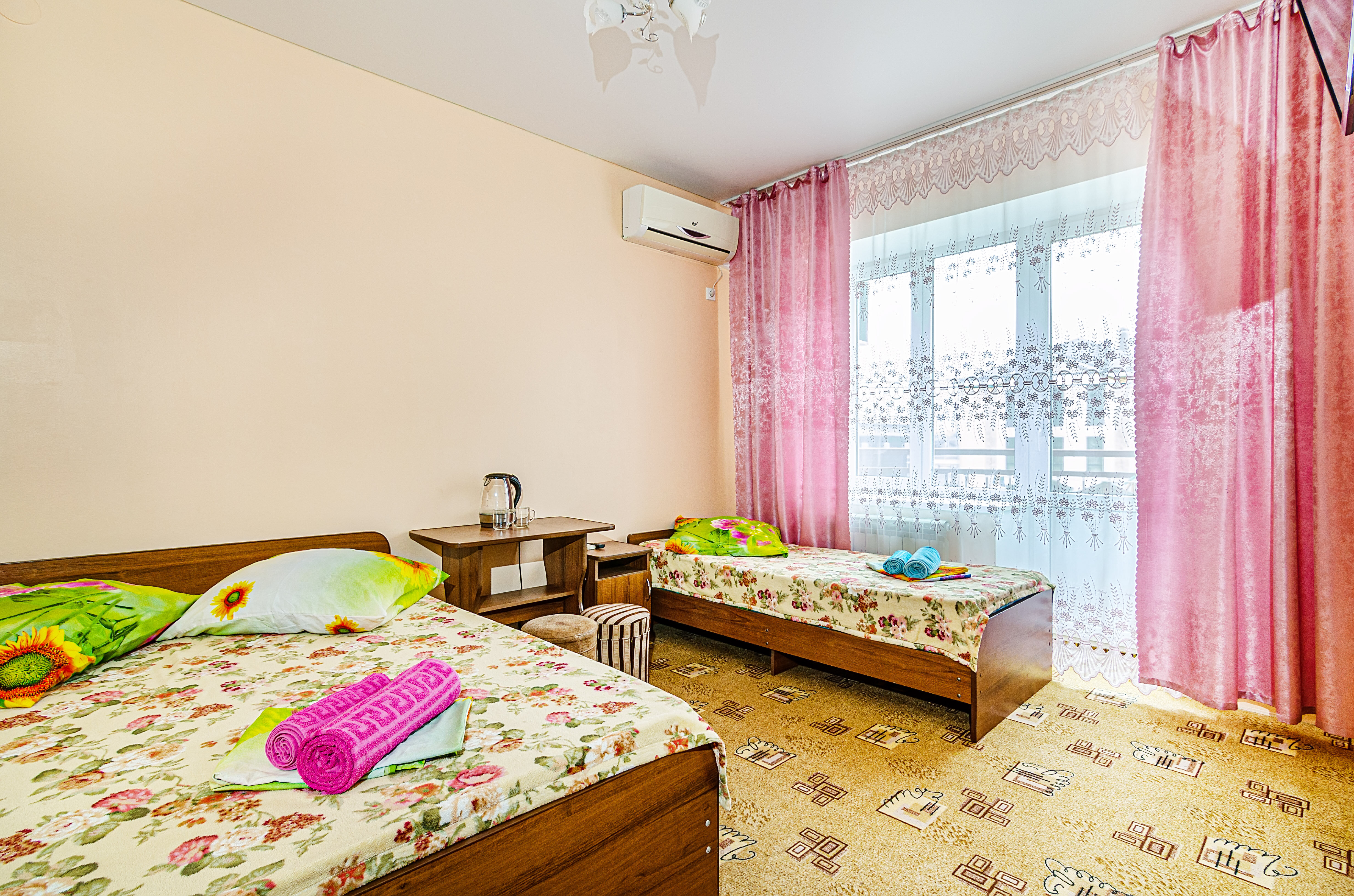 Трехместный номер с балконом