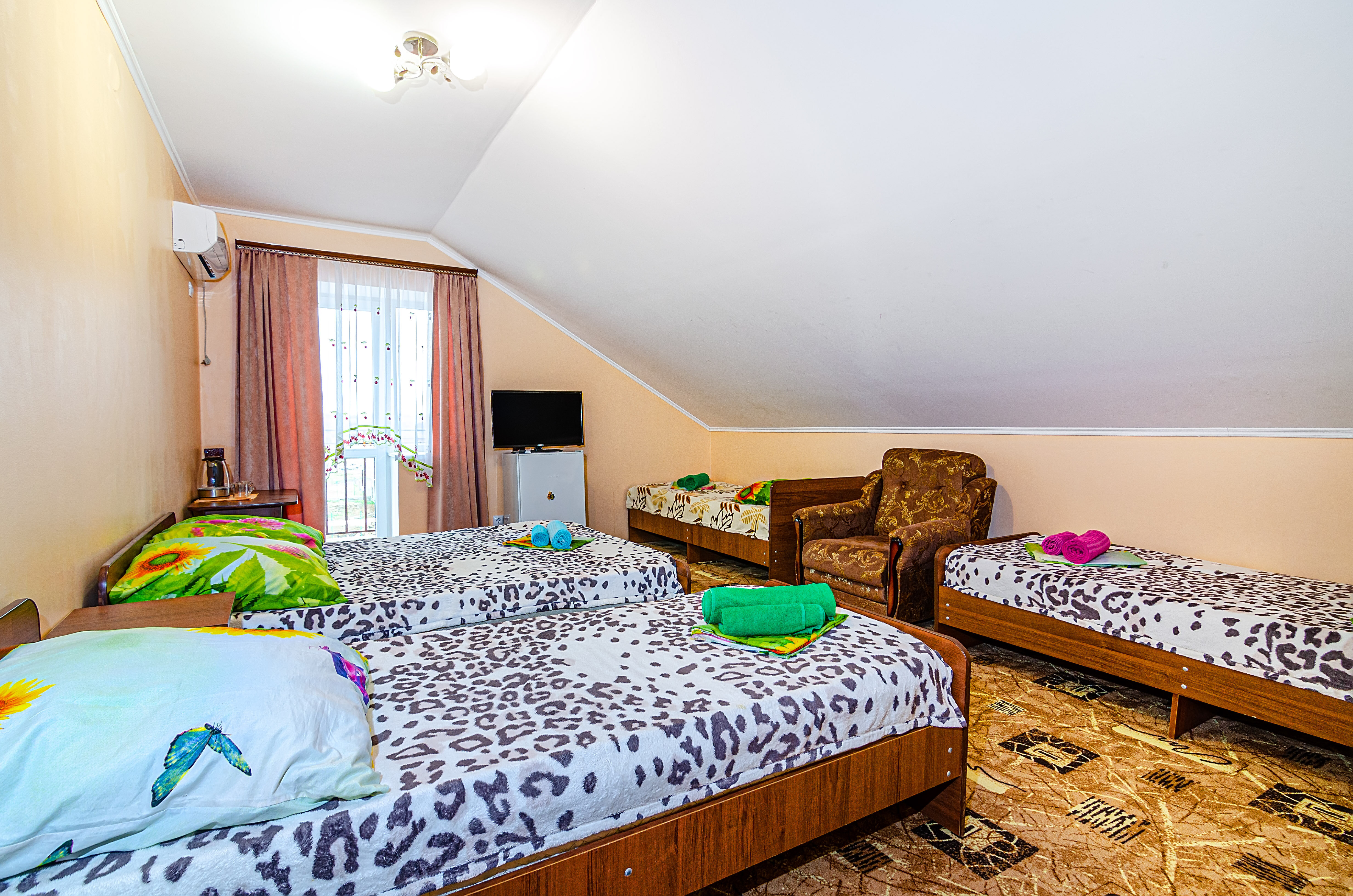 Семейный номер с балконом