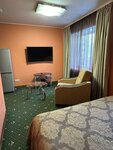 Номер комфорт улучшенный с 1 двуспальной кроватью в Строитель
