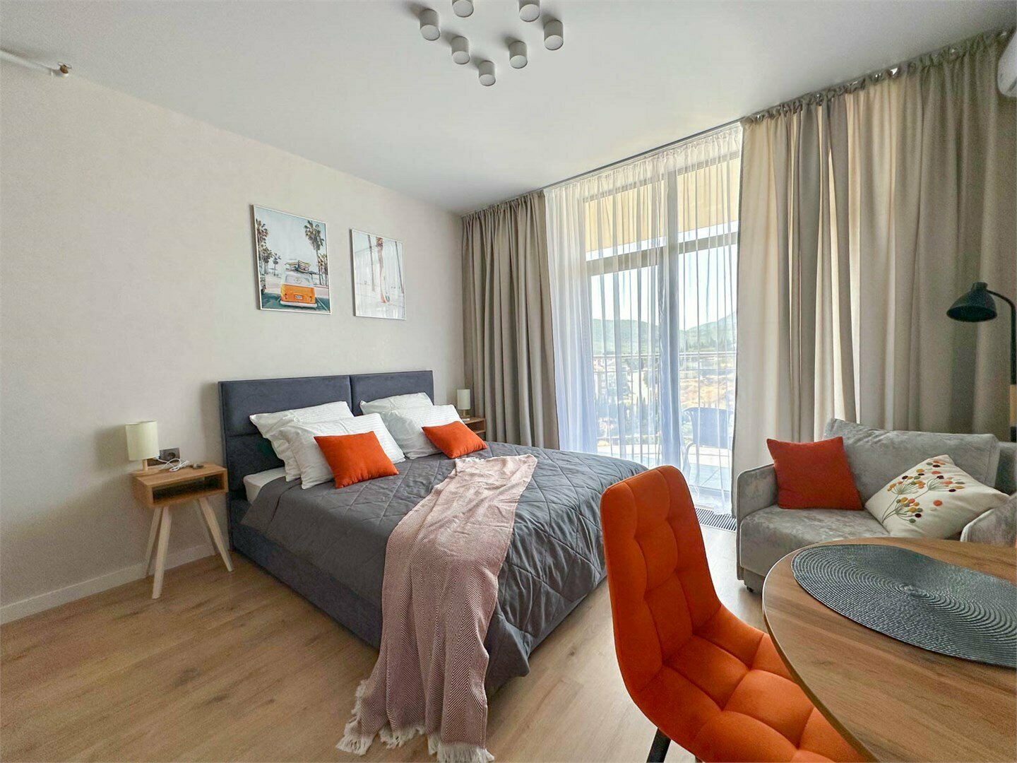 Дизайнерская студия LS-RELAX TIME время для отдыха в Алуште - вид на море и горы с 14 этажа