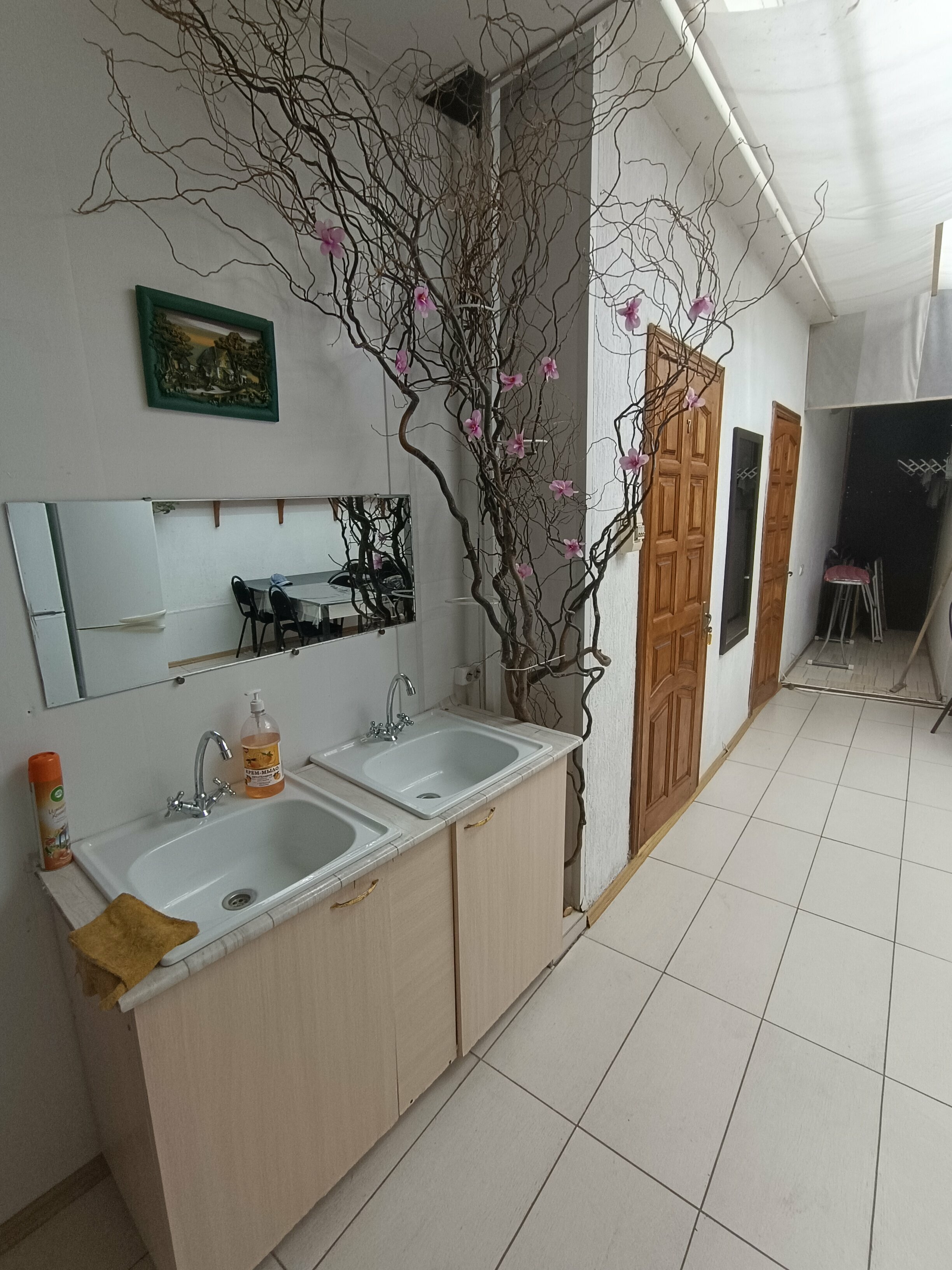 Одноместный номер с общим душем и туалетом