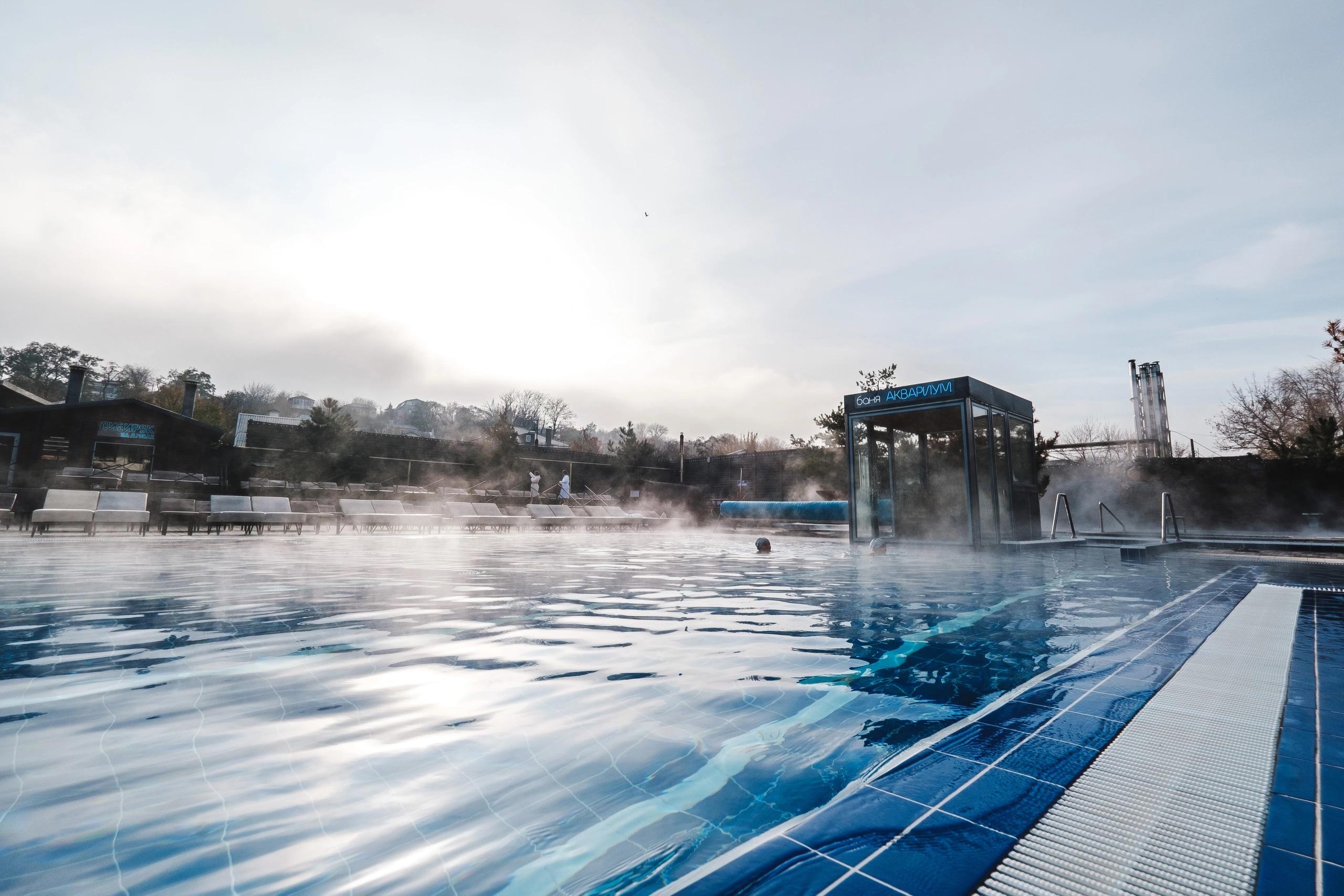 Двухместный номер с двуспальной кроватью и дополнительной кроватью