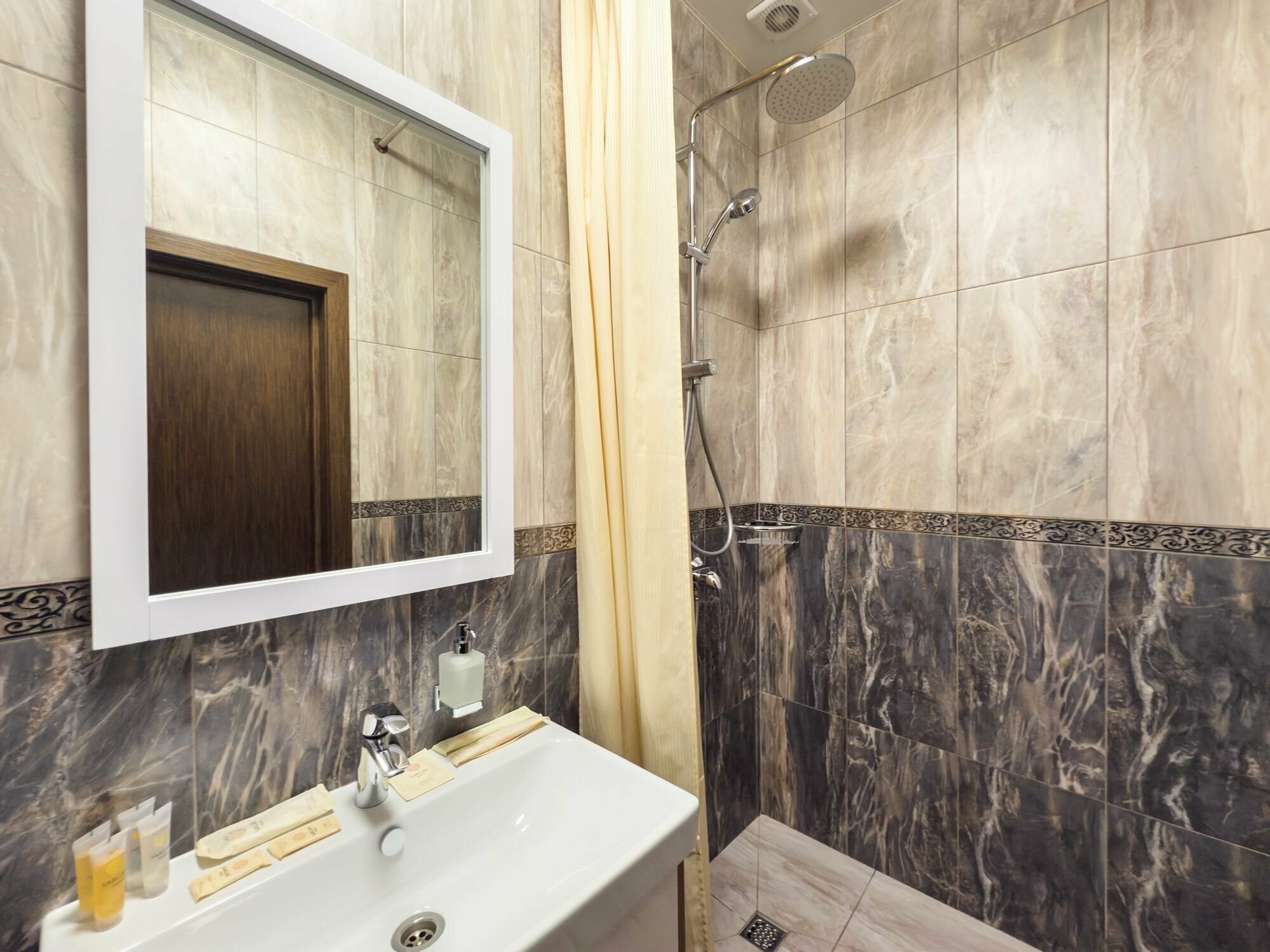 Улучшенный семейный номер