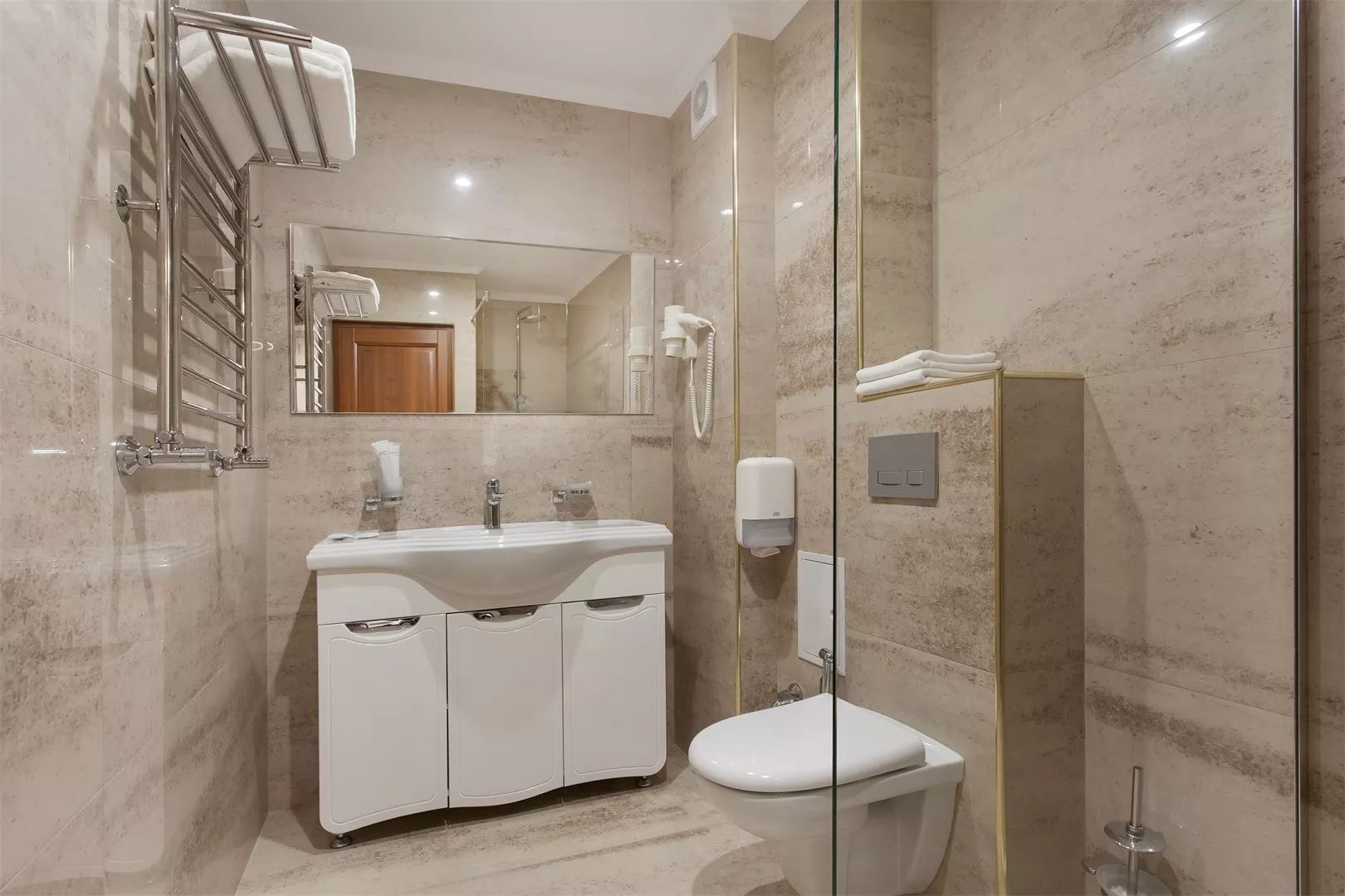 Полулюкс с балконом